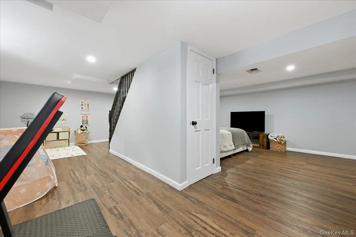 4064 Robert Place, Oyster Bay, NY, 4 Bedrooms Bedrooms, 8 Rooms Rooms,2 BathroomsBathrooms,Residential,For Rent,Robert,0,1035115 4064 Robert Place, Oyster Bay, NY, 4 Bedrooms Bedrooms, 8 Rooms Rooms,2 BathroomsBathrooms,Residential,For Rent,Robert,0,1035115