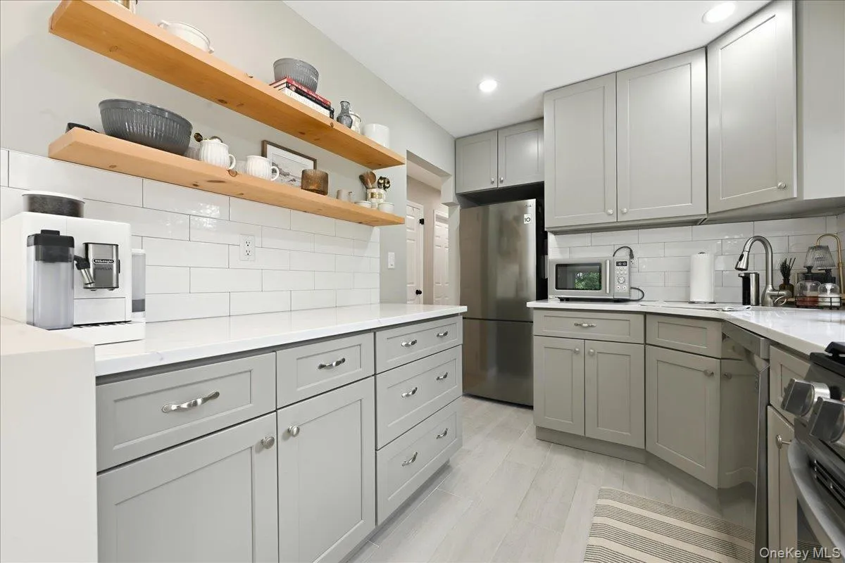 4064 Robert Place, Oyster Bay, NY, 4 Bedrooms Bedrooms, 8 Rooms Rooms,2 BathroomsBathrooms,Residential,For Rent,Robert,0,1035115 4064 Robert Place, Oyster Bay, NY, 4 Bedrooms Bedrooms, 8 Rooms Rooms,2 BathroomsBathrooms,Residential,For Rent,Robert,0,1035115