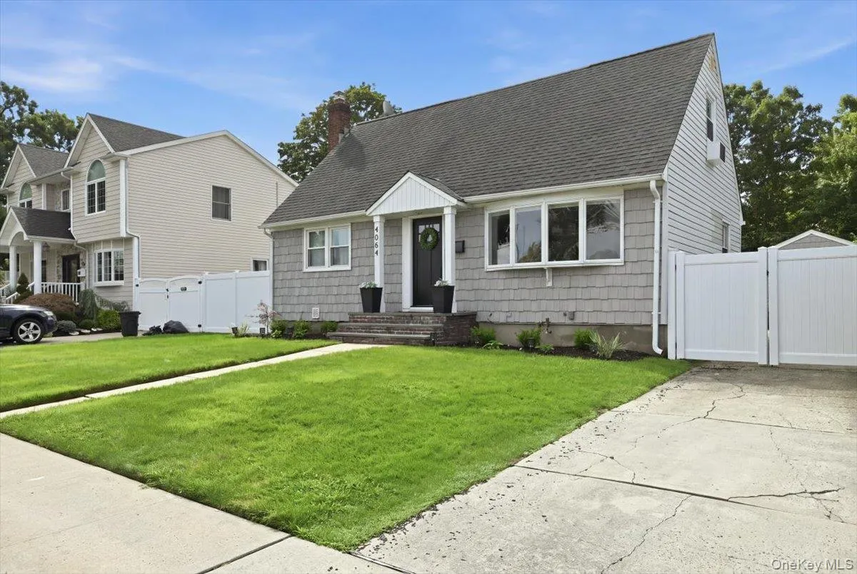 4064 Robert Place, Oyster Bay, NY, 4 Bedrooms Bedrooms, 8 Rooms Rooms,2 BathroomsBathrooms,Residential,For Rent,Robert,0,1035115 4064 Robert Place, Oyster Bay, NY, 4 Bedrooms Bedrooms, 8 Rooms Rooms,2 BathroomsBathrooms,Residential,For Rent,Robert,0,1035115