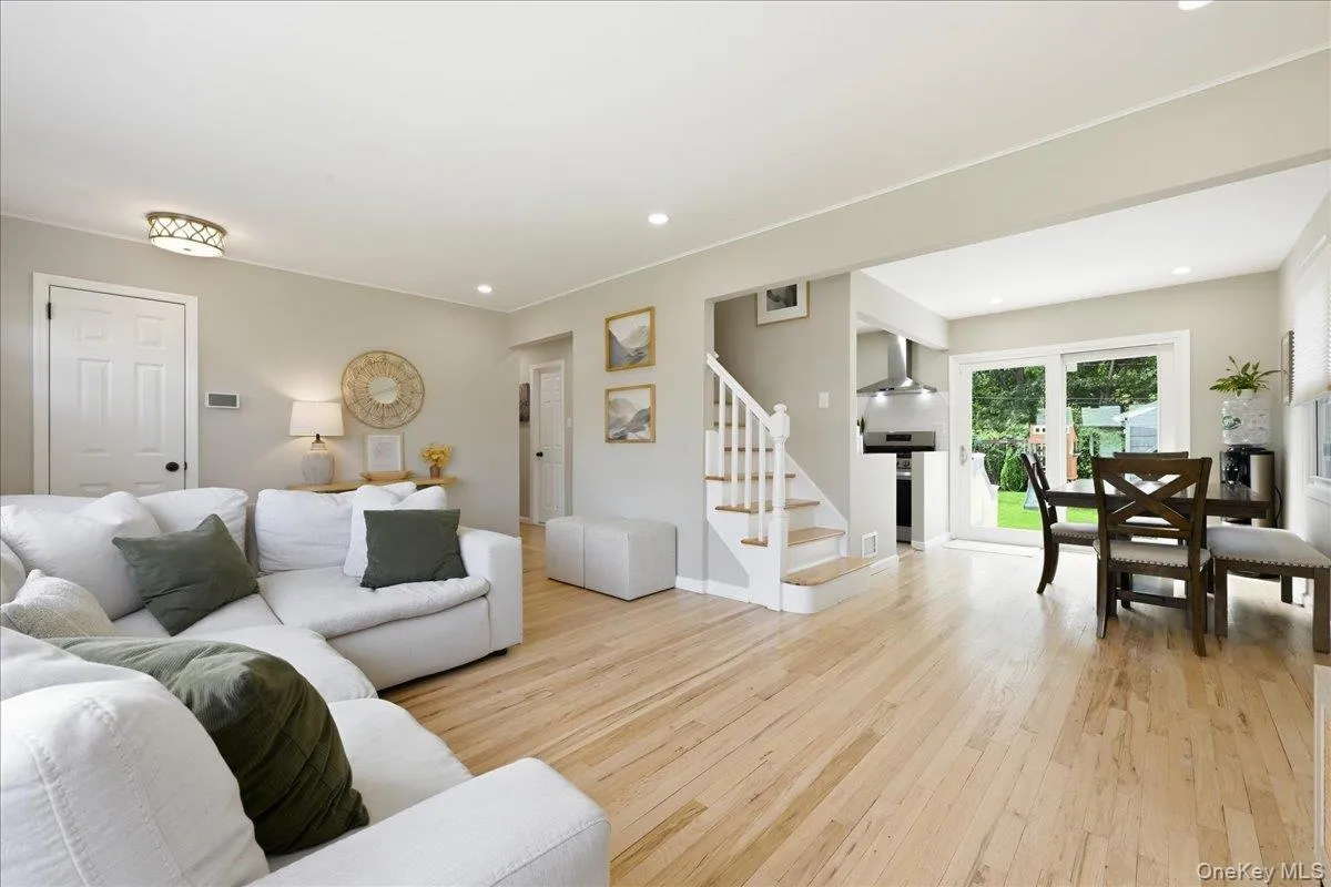 4064 Robert Place, Oyster Bay, NY, 4 Bedrooms Bedrooms, 8 Rooms Rooms,2 BathroomsBathrooms,Residential,For Rent,Robert,0,1035115 4064 Robert Place, Oyster Bay, NY, 4 Bedrooms Bedrooms, 8 Rooms Rooms,2 BathroomsBathrooms,Residential,For Rent,Robert,0,1035115