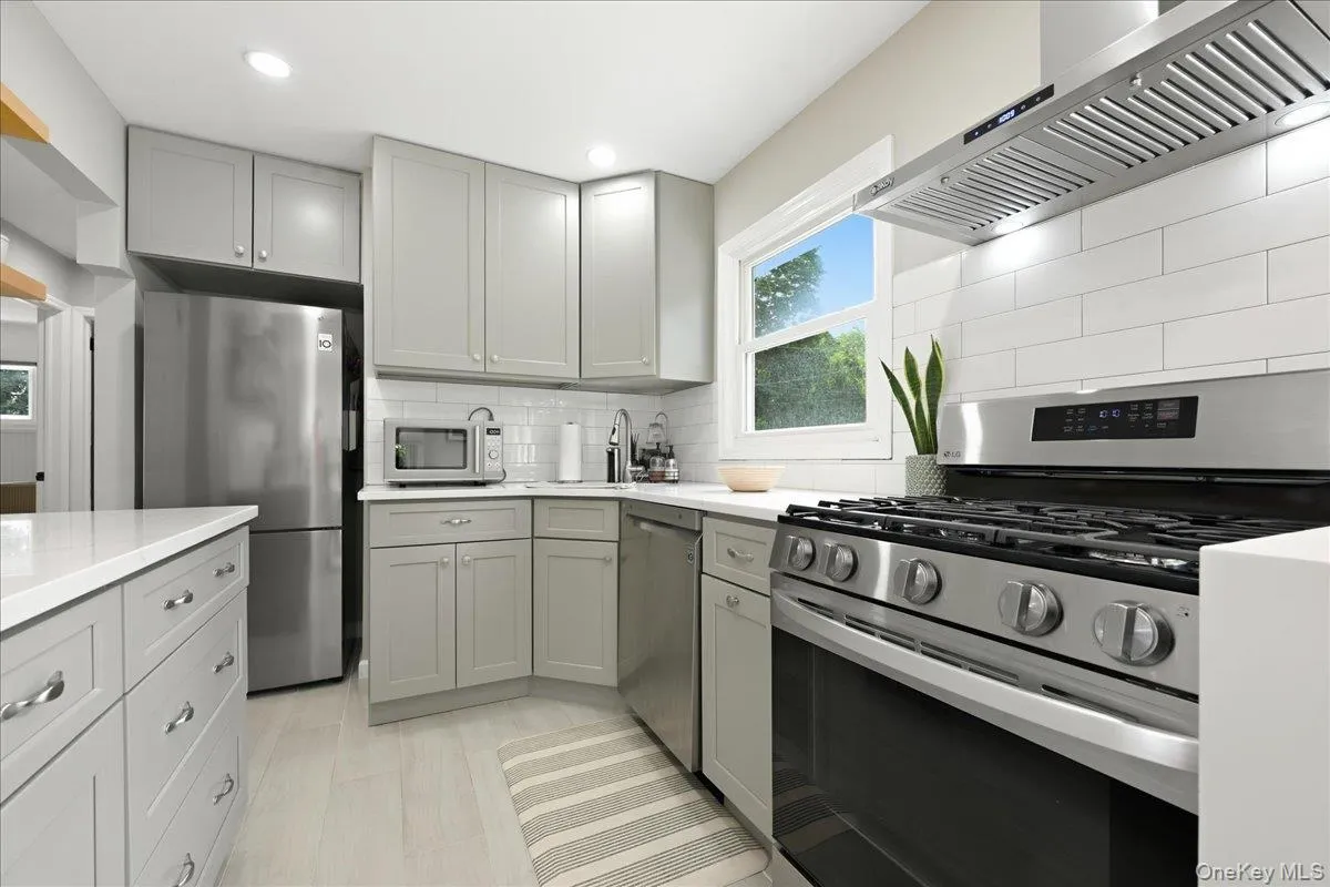 4064 Robert Place, Oyster Bay, NY, 4 Bedrooms Bedrooms, 8 Rooms Rooms,2 BathroomsBathrooms,Residential,For Rent,Robert,0,1035115 4064 Robert Place, Oyster Bay, NY, 4 Bedrooms Bedrooms, 8 Rooms Rooms,2 BathroomsBathrooms,Residential,For Rent,Robert,0,1035115
