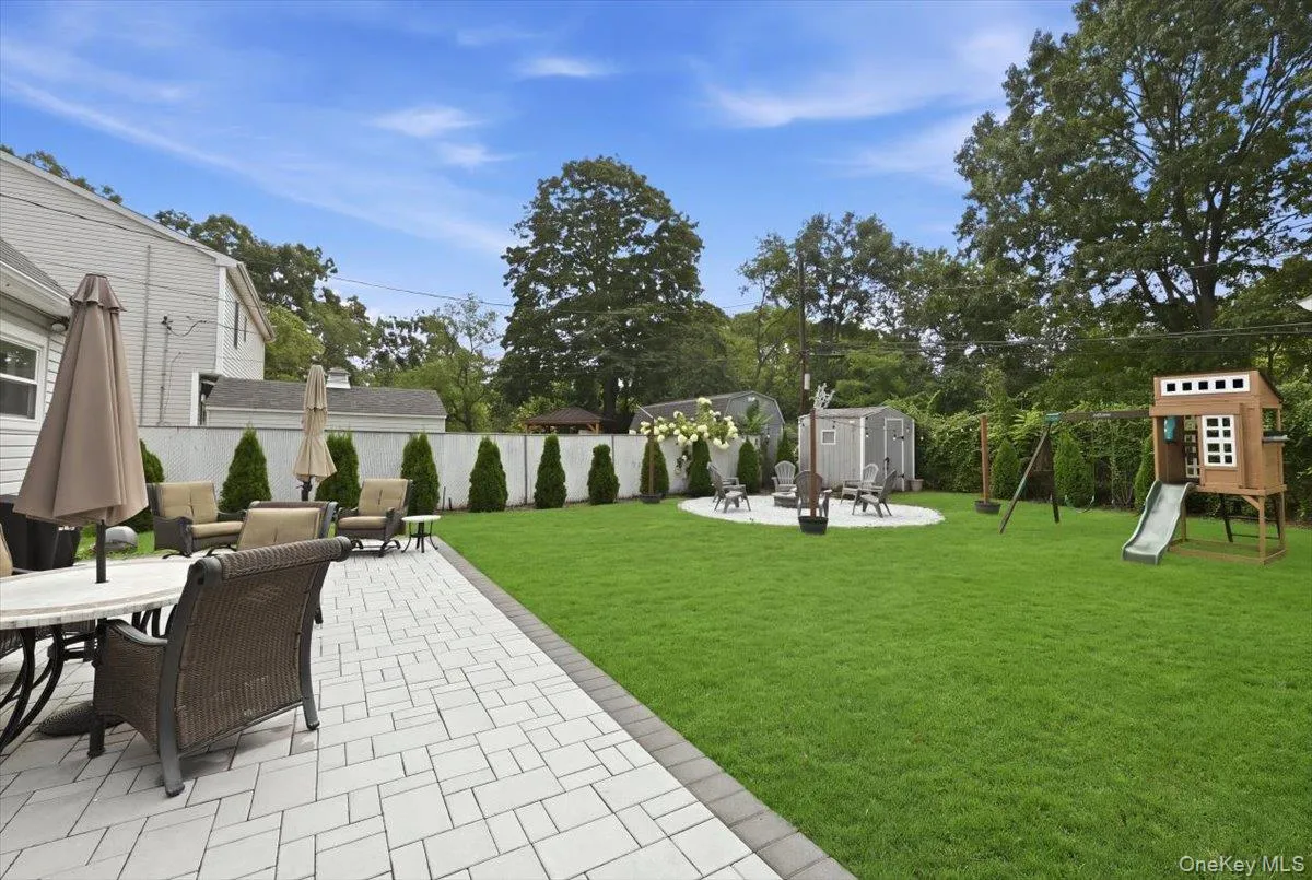 4064 Robert Place, Oyster Bay, NY, 4 Bedrooms Bedrooms, 8 Rooms Rooms,2 BathroomsBathrooms,Residential,For Rent,Robert,0,1035115 4064 Robert Place, Oyster Bay, NY, 4 Bedrooms Bedrooms, 8 Rooms Rooms,2 BathroomsBathrooms,Residential,For Rent,Robert,0,1035115