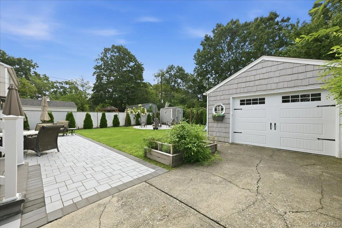 4064 Robert Place, Oyster Bay, NY, 4 Bedrooms Bedrooms, 8 Rooms Rooms,2 BathroomsBathrooms,Residential,For Rent,Robert,0,1035115 4064 Robert Place, Oyster Bay, NY, 4 Bedrooms Bedrooms, 8 Rooms Rooms,2 BathroomsBathrooms,Residential,For Rent,Robert,0,1035115