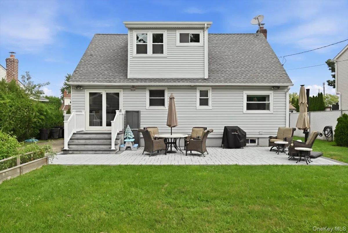 4064 Robert Place, Oyster Bay, NY, 4 Bedrooms Bedrooms, 8 Rooms Rooms,2 BathroomsBathrooms,Residential,For Rent,Robert,0,1035115 4064 Robert Place, Oyster Bay, NY, 4 Bedrooms Bedrooms, 8 Rooms Rooms,2 BathroomsBathrooms,Residential,For Rent,Robert,0,1035115