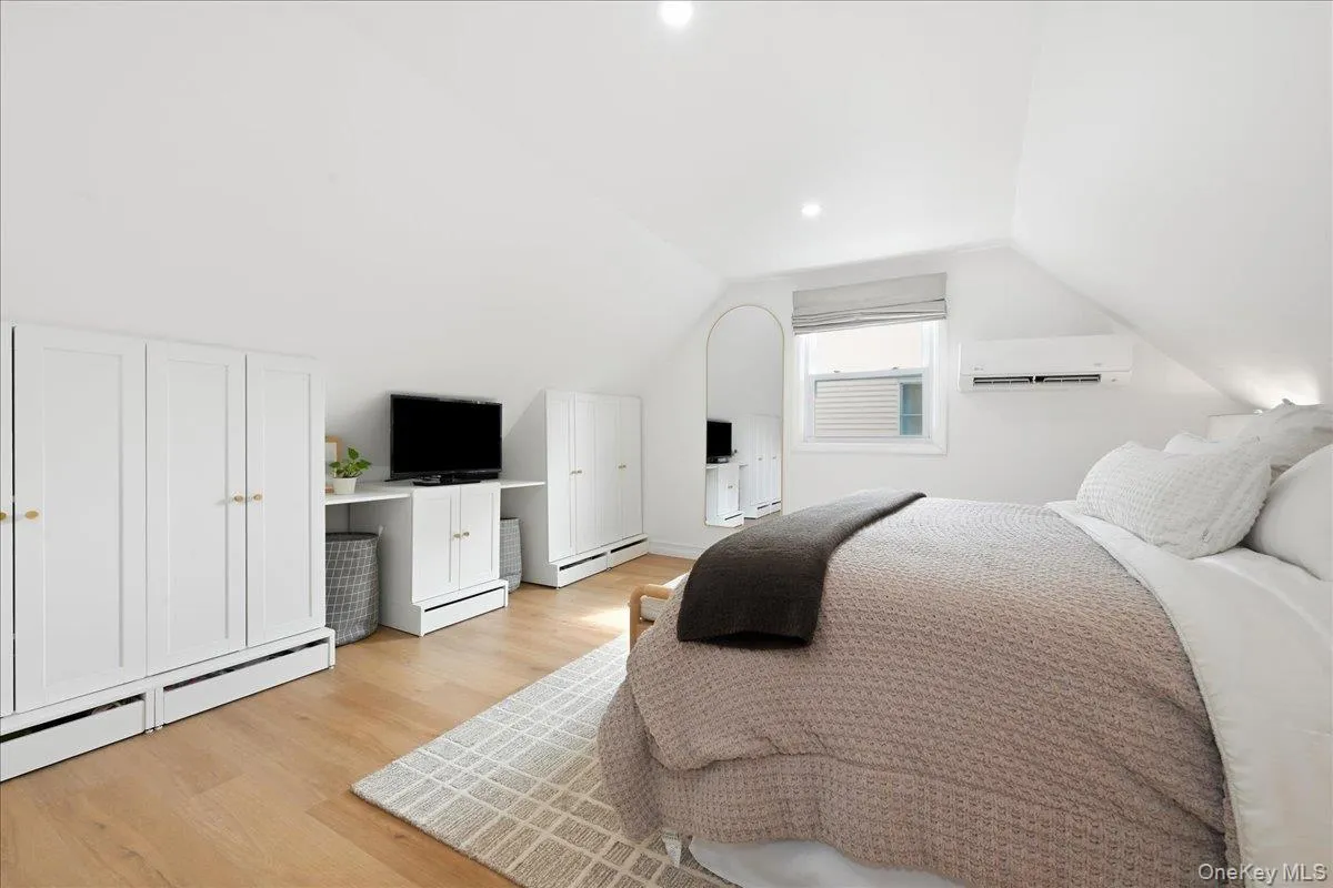 4064 Robert Place, Oyster Bay, NY, 4 Bedrooms Bedrooms, 8 Rooms Rooms,2 BathroomsBathrooms,Residential,For Rent,Robert,0,1035115 4064 Robert Place, Oyster Bay, NY, 4 Bedrooms Bedrooms, 8 Rooms Rooms,2 BathroomsBathrooms,Residential,For Rent,Robert,0,1035115