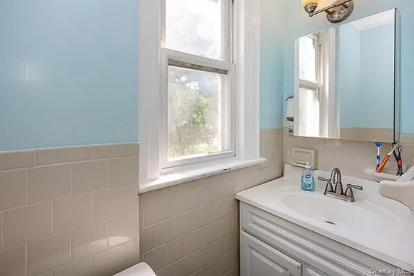 7333 71st Place, New York, NY, 3 Bedrooms Bedrooms, 6 Rooms Rooms,1 BathroomBathrooms,Residential,For Rent,71st,0,1035116 7333 71st Place, New York, NY, 3 Bedrooms Bedrooms, 6 Rooms Rooms,1 BathroomBathrooms,Residential,For Rent,71st,0,1035116