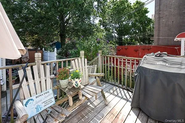 7333 71st Place, New York, NY, 3 Bedrooms Bedrooms, 6 Rooms Rooms,1 BathroomBathrooms,Residential,For Rent,71st,0,1035116 7333 71st Place, New York, NY, 3 Bedrooms Bedrooms, 6 Rooms Rooms,1 BathroomBathrooms,Residential,For Rent,71st,0,1035116