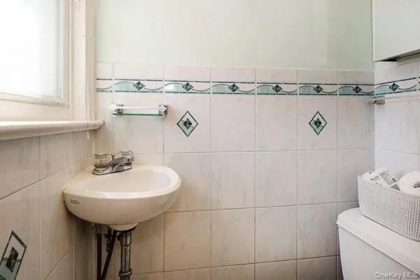 7333 71st Place, New York, NY, 3 Bedrooms Bedrooms, 6 Rooms Rooms,1 BathroomBathrooms,Residential,For Rent,71st,0,1035116 7333 71st Place, New York, NY, 3 Bedrooms Bedrooms, 6 Rooms Rooms,1 BathroomBathrooms,Residential,For Rent,71st,0,1035116