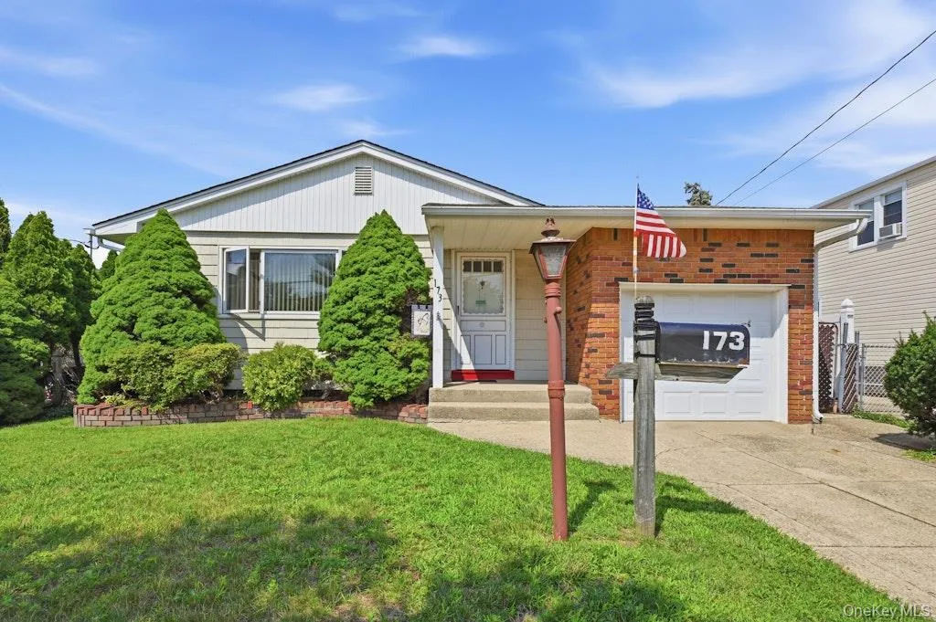 173 12th Street, Oyster Bay, NY, 3 Bedrooms Bedrooms, 7 Rooms Rooms,1 BathroomBathrooms,Residential,For Rent,12th,0,1035118 173 12th Street, Oyster Bay, NY, 3 Bedrooms Bedrooms, 7 Rooms Rooms,1 BathroomBathrooms,Residential,For Rent,12th,0,1035118