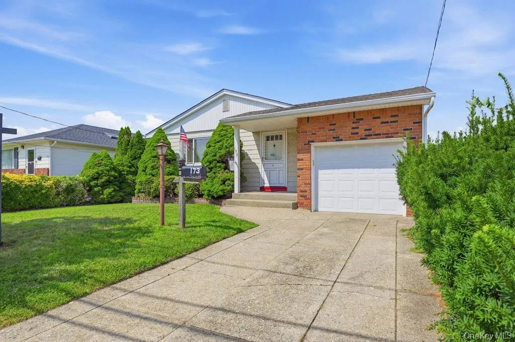 173 12th Street, Oyster Bay, NY, 3 Bedrooms Bedrooms, 7 Rooms Rooms,1 BathroomBathrooms,Residential,For Rent,12th,0,1035118 173 12th Street, Oyster Bay, NY, 3 Bedrooms Bedrooms, 7 Rooms Rooms,1 BathroomBathrooms,Residential,For Rent,12th,0,1035118