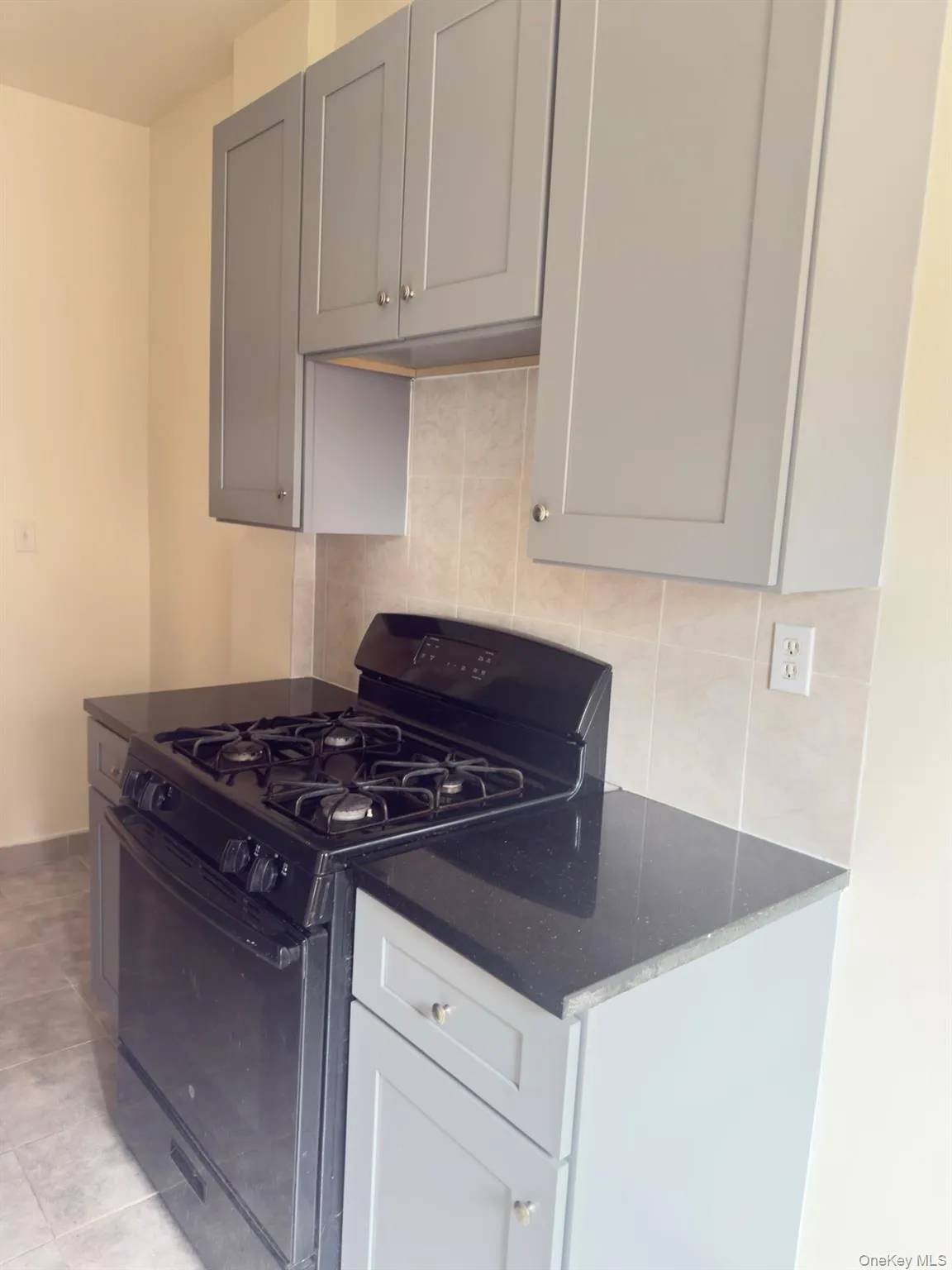 144-44 Sanford Ave, New York, NY, 1 Bedroom Bedrooms, 3 Rooms Rooms,1 BathroomBathrooms,Residential Lease,For Rent,Sanford Ave,0,1035126 144-44 Sanford Ave, New York, NY, 1 Bedroom Bedrooms, 3 Rooms Rooms,1 BathroomBathrooms,Residential Lease,For Rent,Sanford Ave,0,1035126