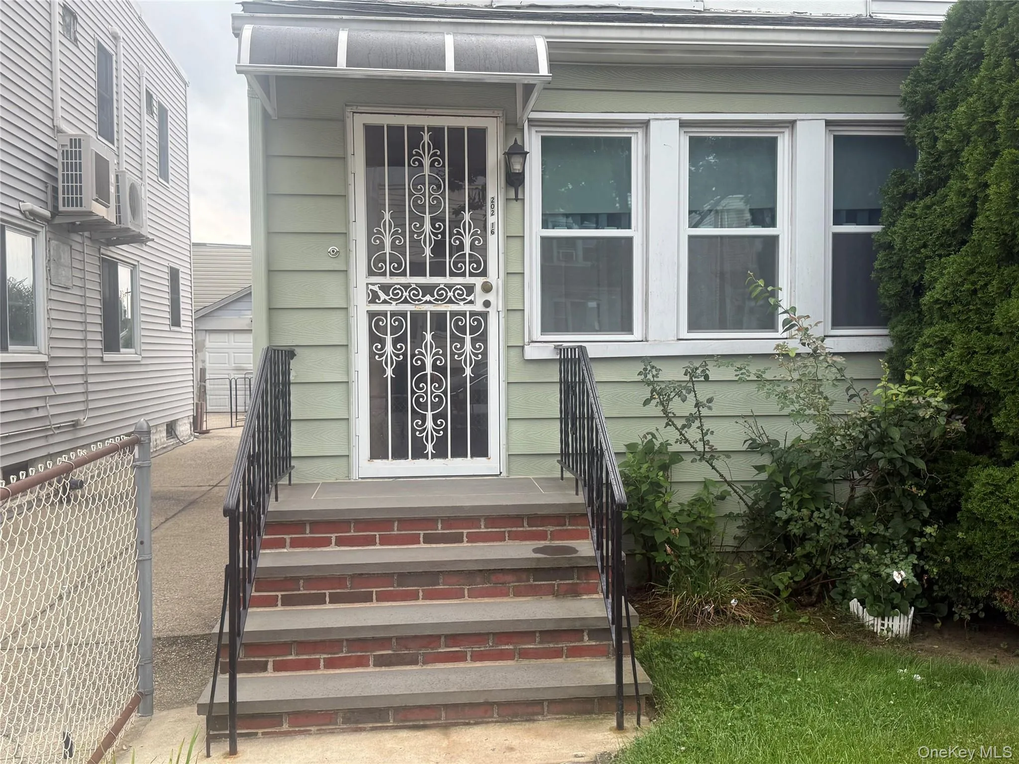 202-16 33rd Avenue, New York, NY, 3 Bedrooms Bedrooms, 6 Rooms Rooms,1 BathroomBathrooms,Residential,For Rent,33rd,0,1035128 202-16 33rd Avenue, New York, NY, 3 Bedrooms Bedrooms, 6 Rooms Rooms,1 BathroomBathrooms,Residential,For Rent,33rd,0,1035128