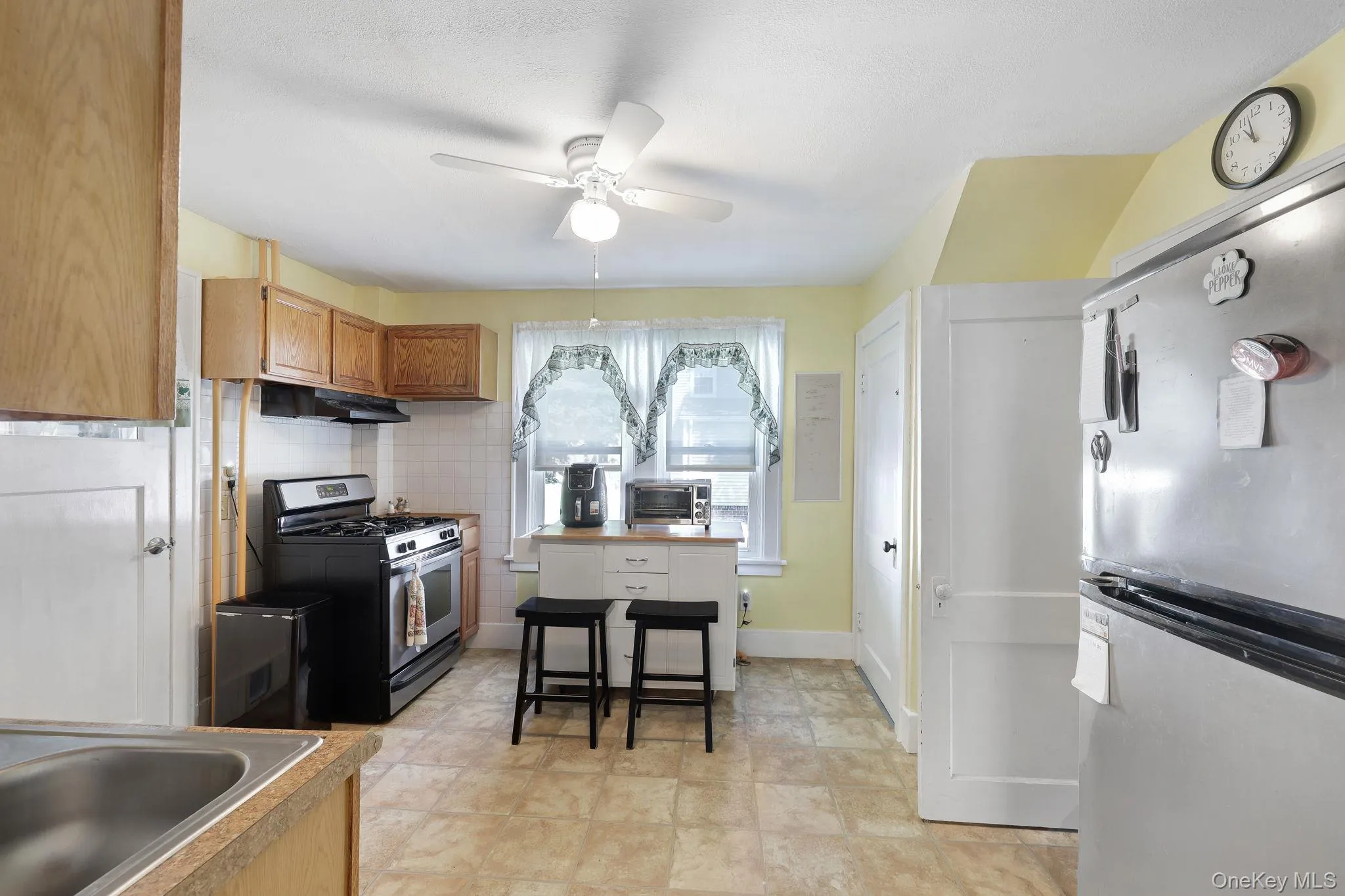 9 Garden Street, Hyde Park, NY, 3 Bedrooms Bedrooms, 6 Rooms Rooms,1 BathroomBathrooms,Residential,For Rent,Garden,0,1035129 9 Garden Street, Hyde Park, NY, 3 Bedrooms Bedrooms, 6 Rooms Rooms,1 BathroomBathrooms,Residential,For Rent,Garden,0,1035129