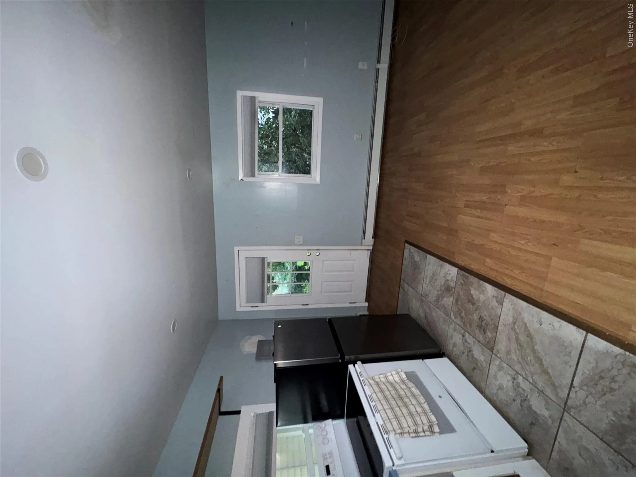 14 Locust Street, Smithtown, NY, 1 Bedroom Bedrooms, 3 Rooms Rooms,1 BathroomBathrooms,Residential Lease,For Rent,Locust,0,1035133 14 Locust Street, Smithtown, NY, 1 Bedroom Bedrooms, 3 Rooms Rooms,1 BathroomBathrooms,Residential Lease,For Rent,Locust,0,1035133