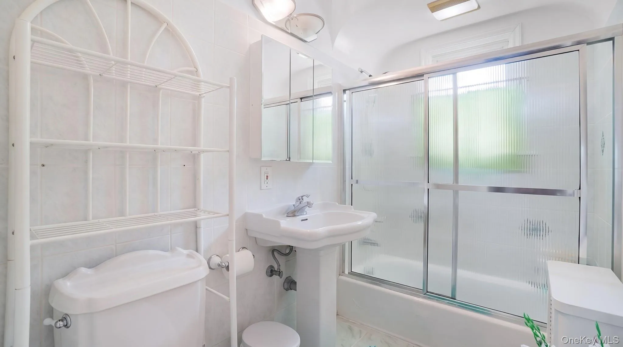 83-50 257th Street, New York, NY, 4 Bedrooms Bedrooms, 6 Rooms Rooms,1 BathroomBathrooms,Residential,For Rent,257th,0,1035135 83-50 257th Street, New York, NY, 4 Bedrooms Bedrooms, 6 Rooms Rooms,1 BathroomBathrooms,Residential,For Rent,257th,0,1035135