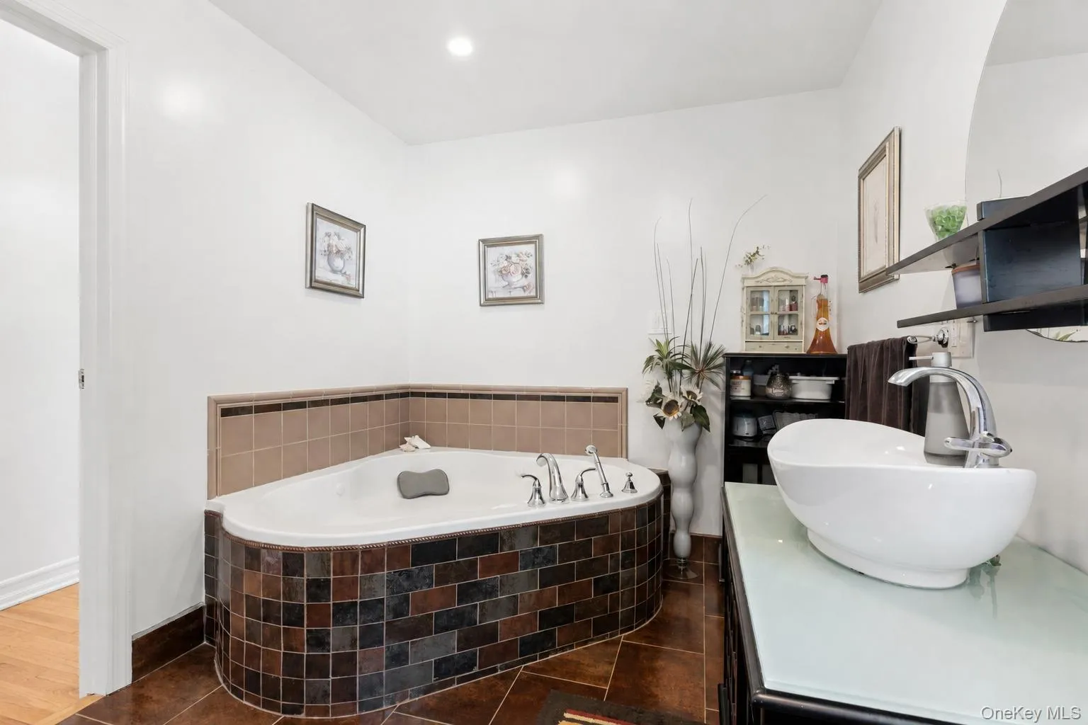 3 Beltane Drive, Huntington, NY, 4 Bedrooms Bedrooms, 8 Rooms Rooms,3 BathroomsBathrooms,Residential,For Rent,Beltane,0,1035138 3 Beltane Drive, Huntington, NY, 4 Bedrooms Bedrooms, 8 Rooms Rooms,3 BathroomsBathrooms,Residential,For Rent,Beltane,0,1035138
