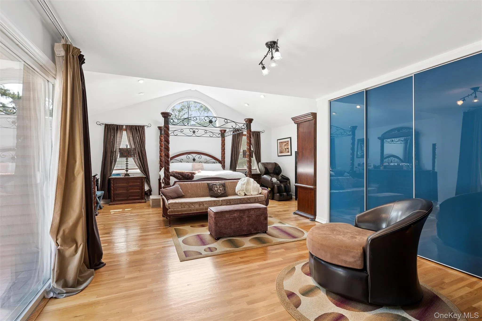 3 Beltane Drive, Huntington, NY, 4 Bedrooms Bedrooms, 8 Rooms Rooms,3 BathroomsBathrooms,Residential,For Rent,Beltane,0,1035138 3 Beltane Drive, Huntington, NY, 4 Bedrooms Bedrooms, 8 Rooms Rooms,3 BathroomsBathrooms,Residential,For Rent,Beltane,0,1035138