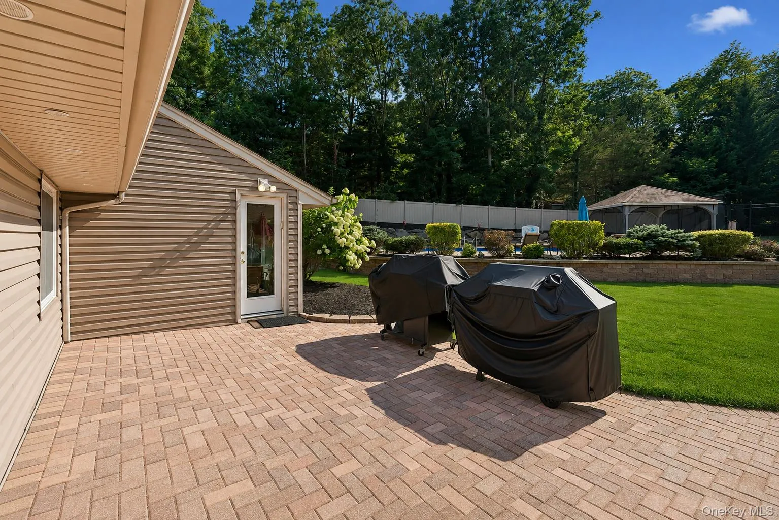 3 Beltane Drive, Huntington, NY, 4 Bedrooms Bedrooms, 8 Rooms Rooms,3 BathroomsBathrooms,Residential,For Rent,Beltane,0,1035138 3 Beltane Drive, Huntington, NY, 4 Bedrooms Bedrooms, 8 Rooms Rooms,3 BathroomsBathrooms,Residential,For Rent,Beltane,0,1035138