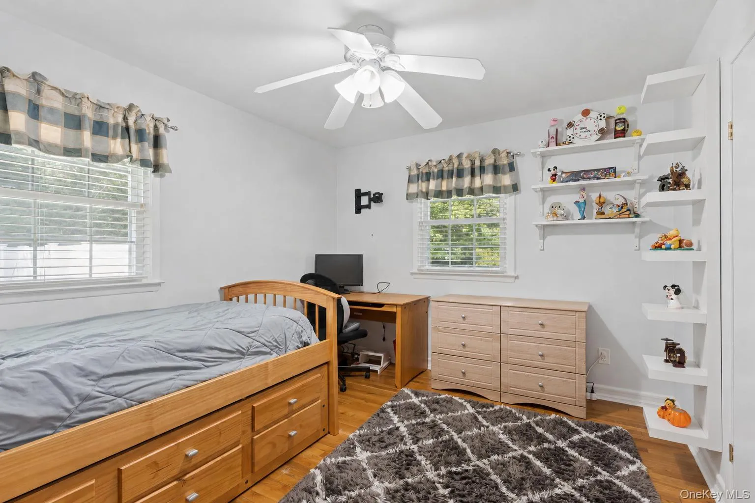 3 Beltane Drive, Huntington, NY, 4 Bedrooms Bedrooms, 8 Rooms Rooms,3 BathroomsBathrooms,Residential,For Rent,Beltane,0,1035138 3 Beltane Drive, Huntington, NY, 4 Bedrooms Bedrooms, 8 Rooms Rooms,3 BathroomsBathrooms,Residential,For Rent,Beltane,0,1035138