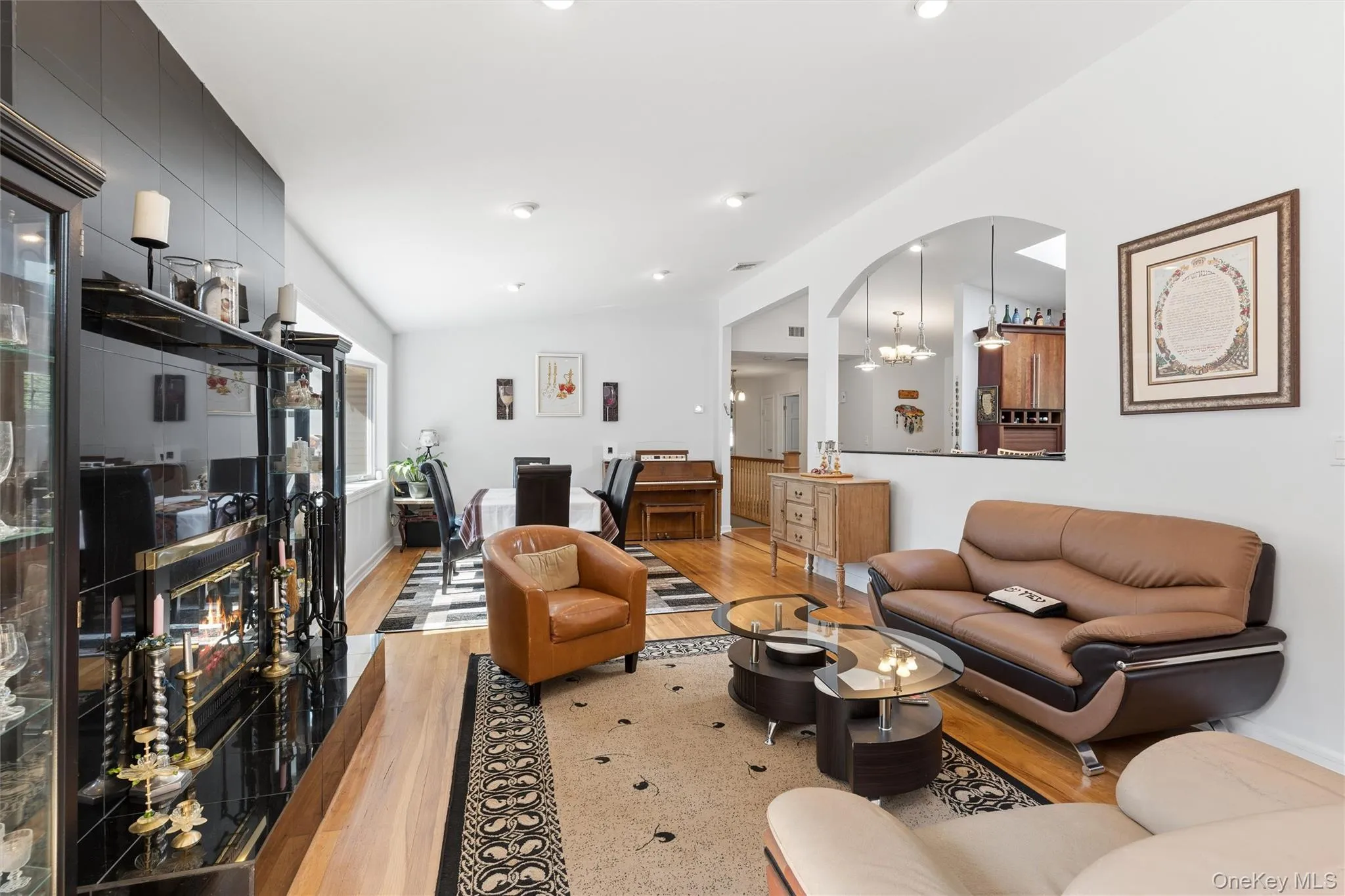 3 Beltane Drive, Huntington, NY, 4 Bedrooms Bedrooms, 8 Rooms Rooms,3 BathroomsBathrooms,Residential,For Rent,Beltane,0,1035138 3 Beltane Drive, Huntington, NY, 4 Bedrooms Bedrooms, 8 Rooms Rooms,3 BathroomsBathrooms,Residential,For Rent,Beltane,0,1035138