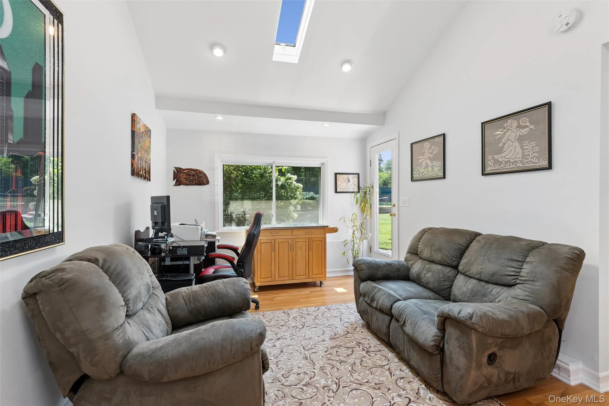 3 Beltane Drive, Huntington, NY, 4 Bedrooms Bedrooms, 8 Rooms Rooms,3 BathroomsBathrooms,Residential,For Rent,Beltane,0,1035138 3 Beltane Drive, Huntington, NY, 4 Bedrooms Bedrooms, 8 Rooms Rooms,3 BathroomsBathrooms,Residential,For Rent,Beltane,0,1035138