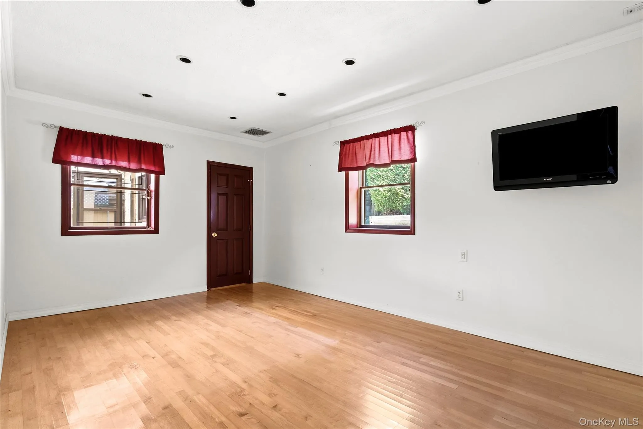 21420 26th Avenue, New York, NY, 4 Bedrooms Bedrooms, 8 Rooms Rooms,2 BathroomsBathrooms,Residential,For Rent,26th,0,1035139 21420 26th Avenue, New York, NY, 4 Bedrooms Bedrooms, 8 Rooms Rooms,2 BathroomsBathrooms,Residential,For Rent,26th,0,1035139