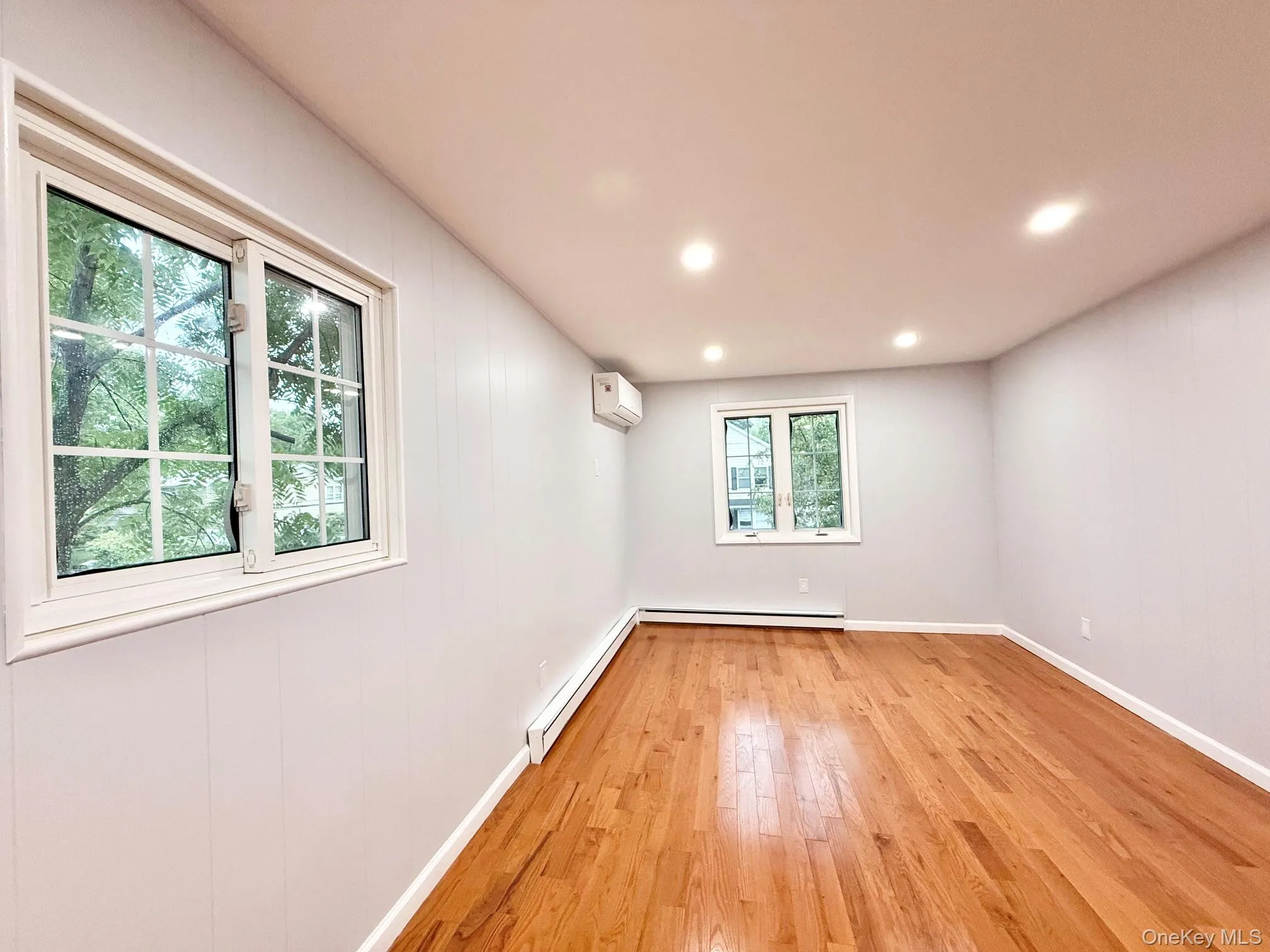 20 Baylis Place, Oyster Bay, NY, 3 Bedrooms Bedrooms, 6 Rooms Rooms,3 BathroomsBathrooms,Residential Lease,For Rent,Baylis,0,1035141 20 Baylis Place, Oyster Bay, NY, 3 Bedrooms Bedrooms, 6 Rooms Rooms,3 BathroomsBathrooms,Residential Lease,For Rent,Baylis,0,1035141