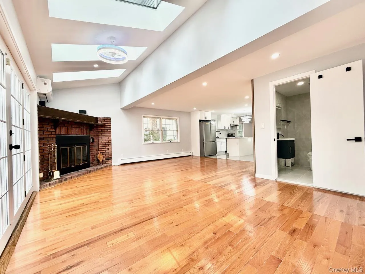 20 Baylis Place, Oyster Bay, NY, 3 Bedrooms Bedrooms, 6 Rooms Rooms,3 BathroomsBathrooms,Residential Lease,For Rent,Baylis,0,1035141 20 Baylis Place, Oyster Bay, NY, 3 Bedrooms Bedrooms, 6 Rooms Rooms,3 BathroomsBathrooms,Residential Lease,For Rent,Baylis,0,1035141
