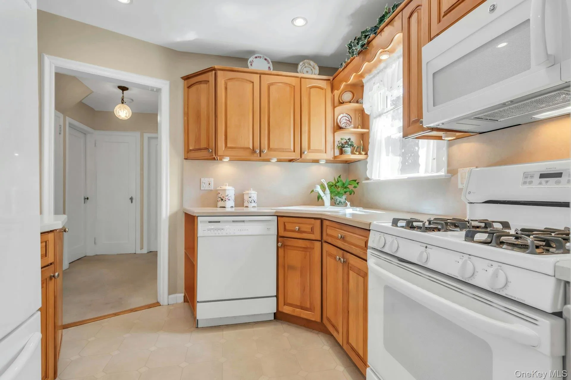 304 Old Courthouse Road, North Hempstead, NY, 4 Bedrooms Bedrooms, 7 Rooms Rooms,2 BathroomsBathrooms,Residential,For Rent,Old Courthouse,0,1035142 304 Old Courthouse Road, North Hempstead, NY, 4 Bedrooms Bedrooms, 7 Rooms Rooms,2 BathroomsBathrooms,Residential,For Rent,Old Courthouse,0,1035142