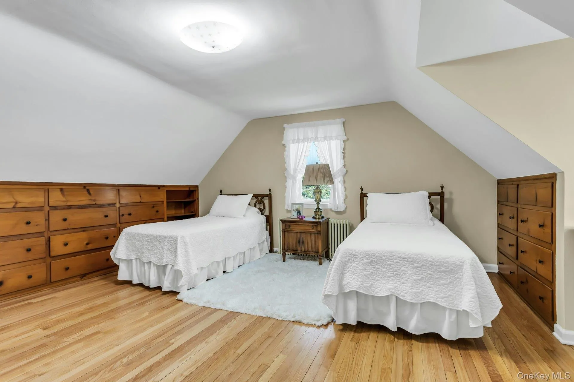 304 Old Courthouse Road, North Hempstead, NY, 4 Bedrooms Bedrooms, 7 Rooms Rooms,2 BathroomsBathrooms,Residential,For Rent,Old Courthouse,0,1035142 304 Old Courthouse Road, North Hempstead, NY, 4 Bedrooms Bedrooms, 7 Rooms Rooms,2 BathroomsBathrooms,Residential,For Rent,Old Courthouse,0,1035142