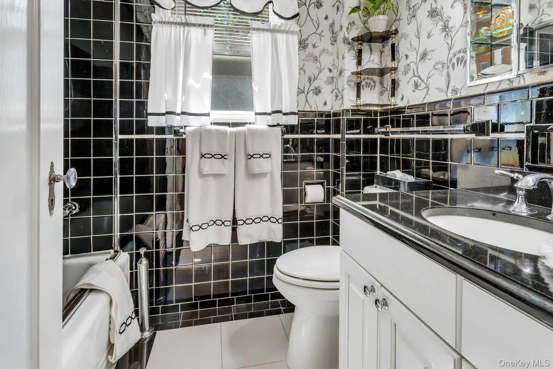 304 Old Courthouse Road, North Hempstead, NY, 4 Bedrooms Bedrooms, 7 Rooms Rooms,2 BathroomsBathrooms,Residential,For Rent,Old Courthouse,0,1035142 304 Old Courthouse Road, North Hempstead, NY, 4 Bedrooms Bedrooms, 7 Rooms Rooms,2 BathroomsBathrooms,Residential,For Rent,Old Courthouse,0,1035142