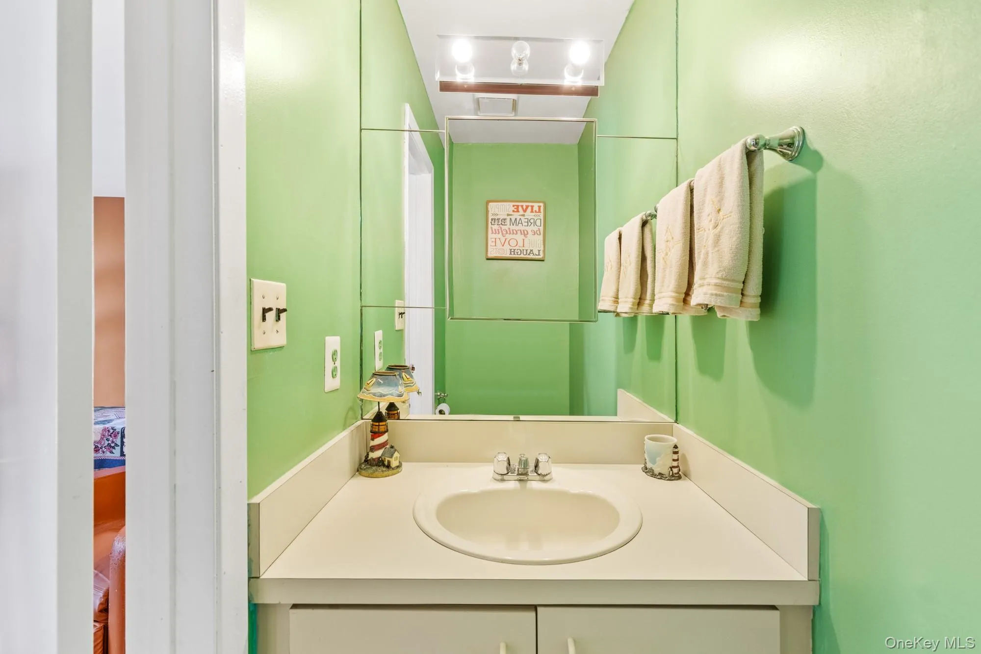 5 Leon Court, Brookhaven, NY, 4 Bedrooms Bedrooms, 8 Rooms Rooms,2 BathroomsBathrooms,Residential,For Rent,Leon,0,1035144 5 Leon Court, Brookhaven, NY, 4 Bedrooms Bedrooms, 8 Rooms Rooms,2 BathroomsBathrooms,Residential,For Rent,Leon,0,1035144