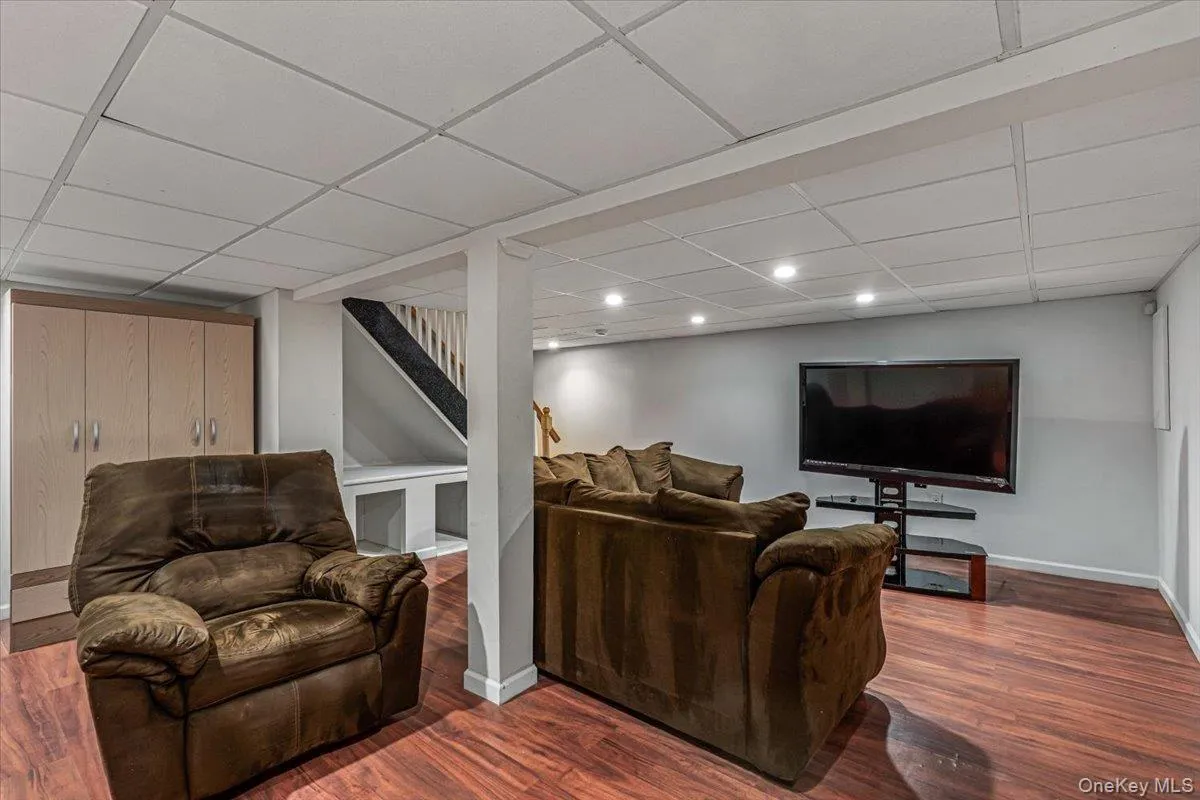 49 Brendan Avenue, Oyster Bay, NY, 5 Bedrooms Bedrooms, 8 Rooms Rooms,3 BathroomsBathrooms,Residential,For Rent,Brendan,0,1035146 49 Brendan Avenue, Oyster Bay, NY, 5 Bedrooms Bedrooms, 8 Rooms Rooms,3 BathroomsBathrooms,Residential,For Rent,Brendan,0,1035146