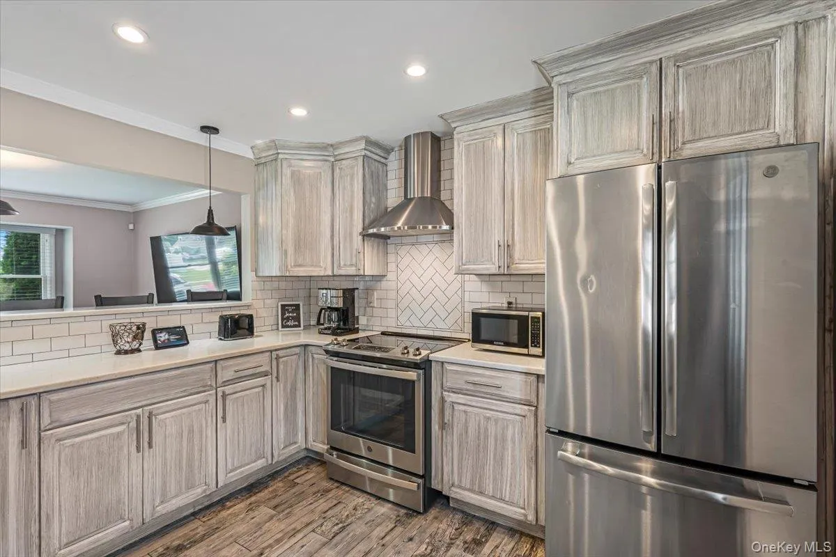 49 Brendan Avenue, Oyster Bay, NY, 5 Bedrooms Bedrooms, 8 Rooms Rooms,3 BathroomsBathrooms,Residential,For Rent,Brendan,0,1035146 49 Brendan Avenue, Oyster Bay, NY, 5 Bedrooms Bedrooms, 8 Rooms Rooms,3 BathroomsBathrooms,Residential,For Rent,Brendan,0,1035146