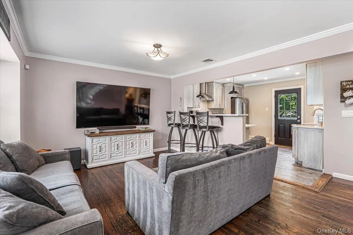 49 Brendan Avenue, Oyster Bay, NY, 5 Bedrooms Bedrooms, 8 Rooms Rooms,3 BathroomsBathrooms,Residential,For Rent,Brendan,0,1035146 49 Brendan Avenue, Oyster Bay, NY, 5 Bedrooms Bedrooms, 8 Rooms Rooms,3 BathroomsBathrooms,Residential,For Rent,Brendan,0,1035146
