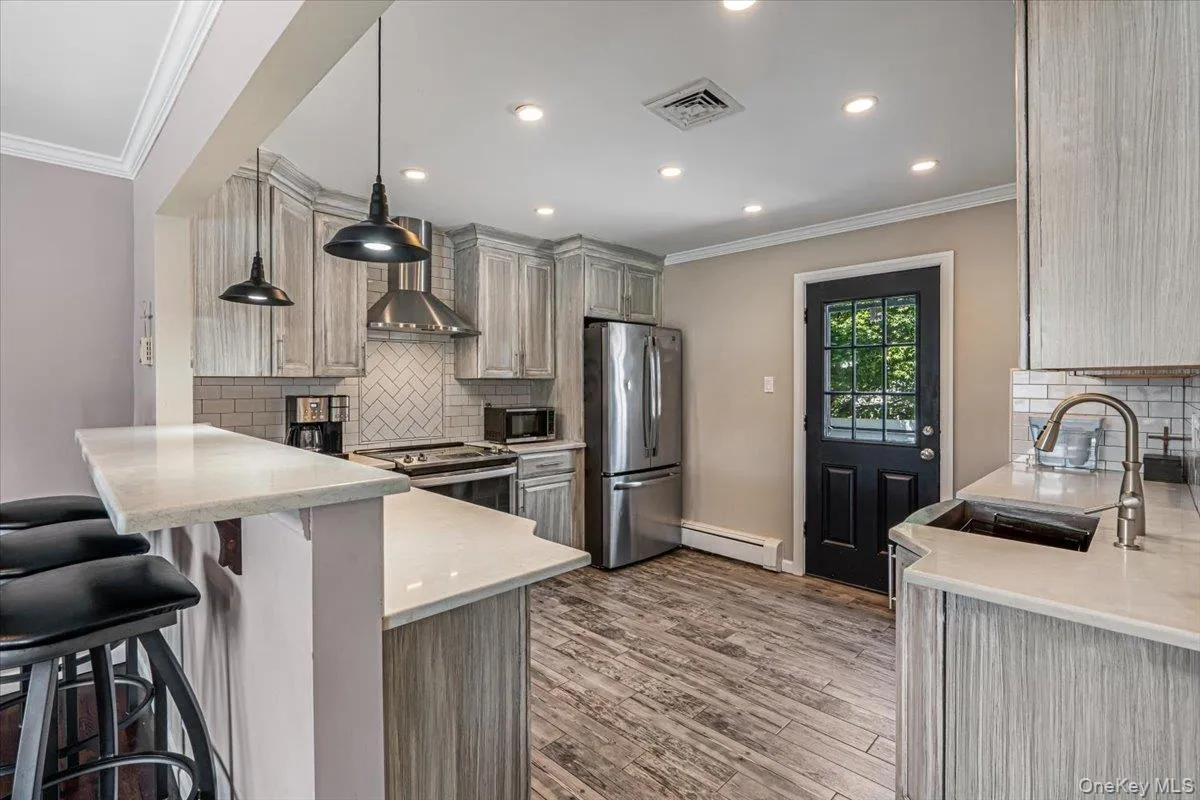 49 Brendan Avenue, Oyster Bay, NY, 5 Bedrooms Bedrooms, 8 Rooms Rooms,3 BathroomsBathrooms,Residential,For Rent,Brendan,0,1035146 49 Brendan Avenue, Oyster Bay, NY, 5 Bedrooms Bedrooms, 8 Rooms Rooms,3 BathroomsBathrooms,Residential,For Rent,Brendan,0,1035146