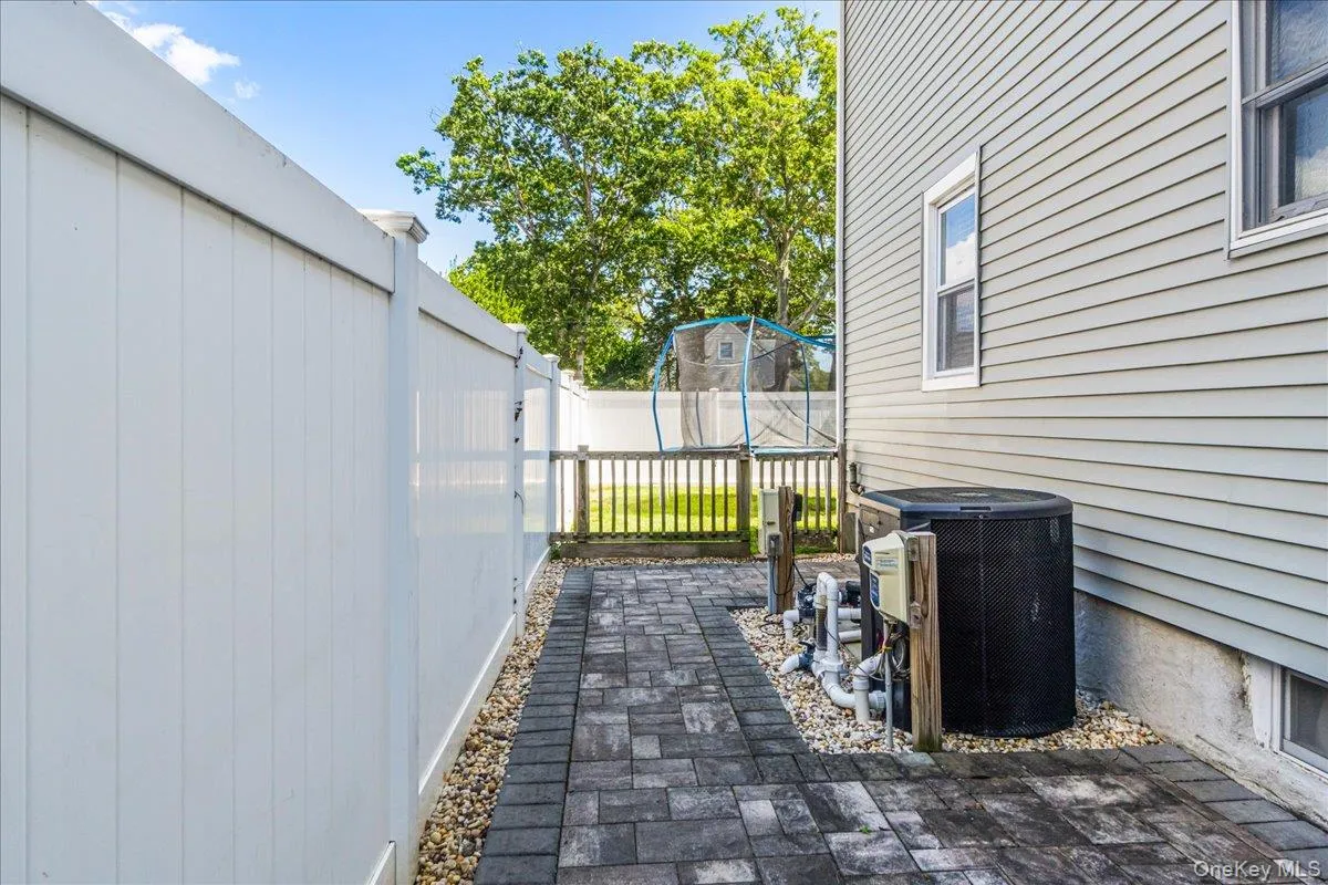 49 Brendan Avenue, Oyster Bay, NY, 5 Bedrooms Bedrooms, 8 Rooms Rooms,3 BathroomsBathrooms,Residential,For Rent,Brendan,0,1035146 49 Brendan Avenue, Oyster Bay, NY, 5 Bedrooms Bedrooms, 8 Rooms Rooms,3 BathroomsBathrooms,Residential,For Rent,Brendan,0,1035146