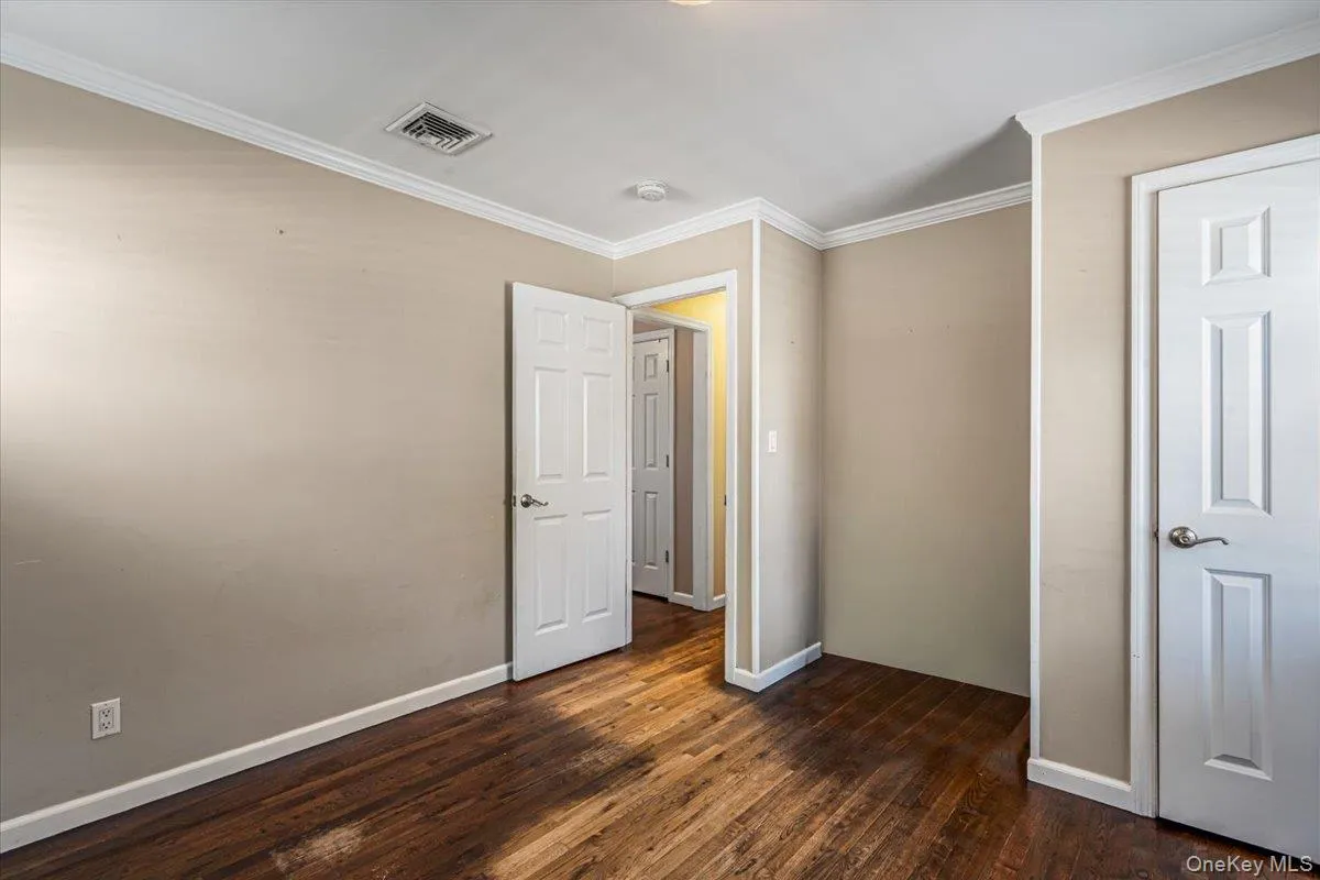 49 Brendan Avenue, Oyster Bay, NY, 5 Bedrooms Bedrooms, 8 Rooms Rooms,3 BathroomsBathrooms,Residential,For Rent,Brendan,0,1035146 49 Brendan Avenue, Oyster Bay, NY, 5 Bedrooms Bedrooms, 8 Rooms Rooms,3 BathroomsBathrooms,Residential,For Rent,Brendan,0,1035146