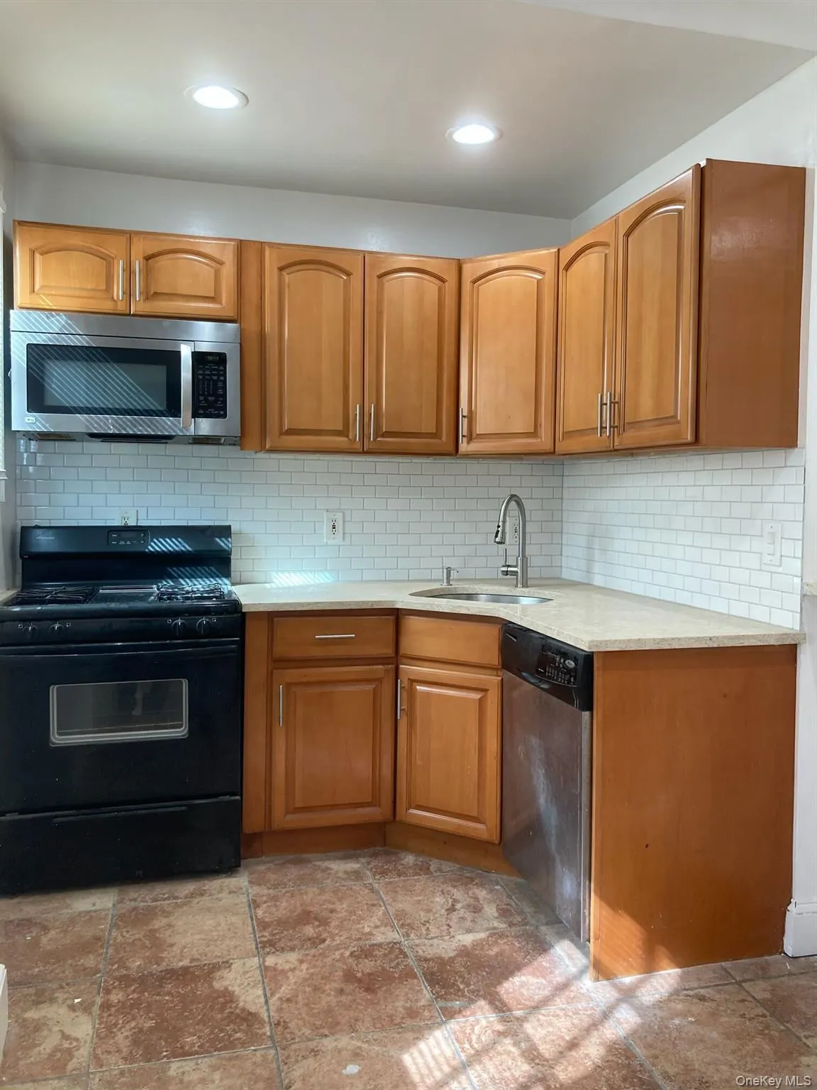 340 Bedford Avenue, Hempstead, NY, 6 Bedrooms Bedrooms, 14 Rooms Rooms,3 BathroomsBathrooms,Residential,For Rent,Bedford,0,1035150 340 Bedford Avenue, Hempstead, NY, 6 Bedrooms Bedrooms, 14 Rooms Rooms,3 BathroomsBathrooms,Residential,For Rent,Bedford,0,1035150