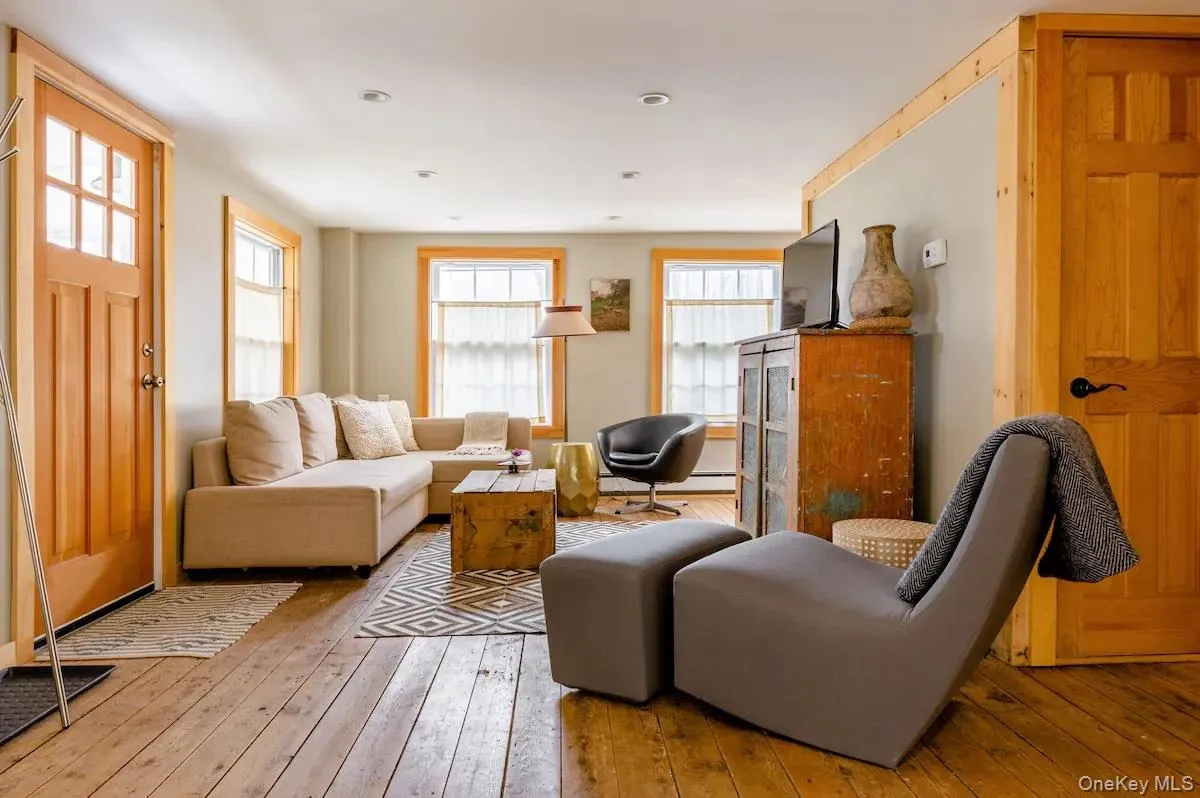61 Victors Lane, Saugerties, NY, 3 Bedrooms Bedrooms, 6 Rooms Rooms,2 BathroomsBathrooms,Residential Lease,For Rent,Victors,0,1035155 61 Victors Lane, Saugerties, NY, 3 Bedrooms Bedrooms, 6 Rooms Rooms,2 BathroomsBathrooms,Residential Lease,For Rent,Victors,0,1035155