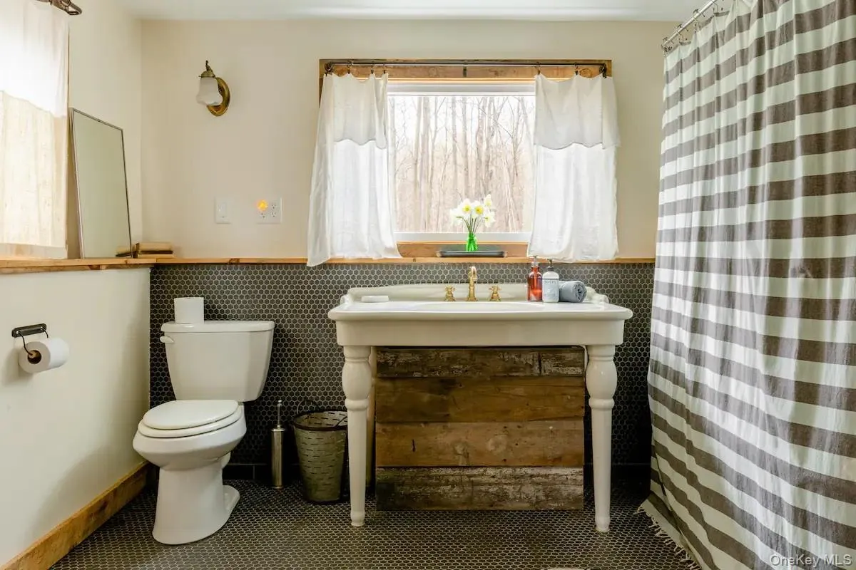 61 Victors Lane, Saugerties, NY, 3 Bedrooms Bedrooms, 6 Rooms Rooms,2 BathroomsBathrooms,Residential Lease,For Rent,Victors,0,1035155 61 Victors Lane, Saugerties, NY, 3 Bedrooms Bedrooms, 6 Rooms Rooms,2 BathroomsBathrooms,Residential Lease,For Rent,Victors,0,1035155