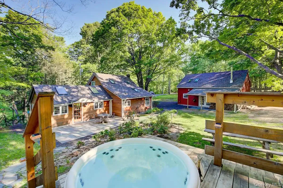 61 Victors Lane, Saugerties, NY, 3 Bedrooms Bedrooms, 6 Rooms Rooms,2 BathroomsBathrooms,Residential Lease,For Rent,Victors,0,1035155 61 Victors Lane, Saugerties, NY, 3 Bedrooms Bedrooms, 6 Rooms Rooms,2 BathroomsBathrooms,Residential Lease,For Rent,Victors,0,1035155