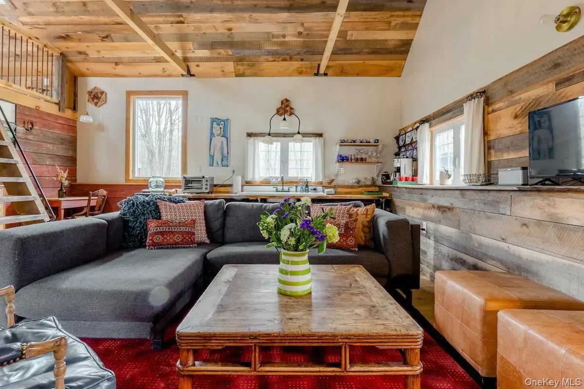 61 Victors Lane, Saugerties, NY, 3 Bedrooms Bedrooms, 6 Rooms Rooms,2 BathroomsBathrooms,Residential Lease,For Rent,Victors,0,1035155 61 Victors Lane, Saugerties, NY, 3 Bedrooms Bedrooms, 6 Rooms Rooms,2 BathroomsBathrooms,Residential Lease,For Rent,Victors,0,1035155