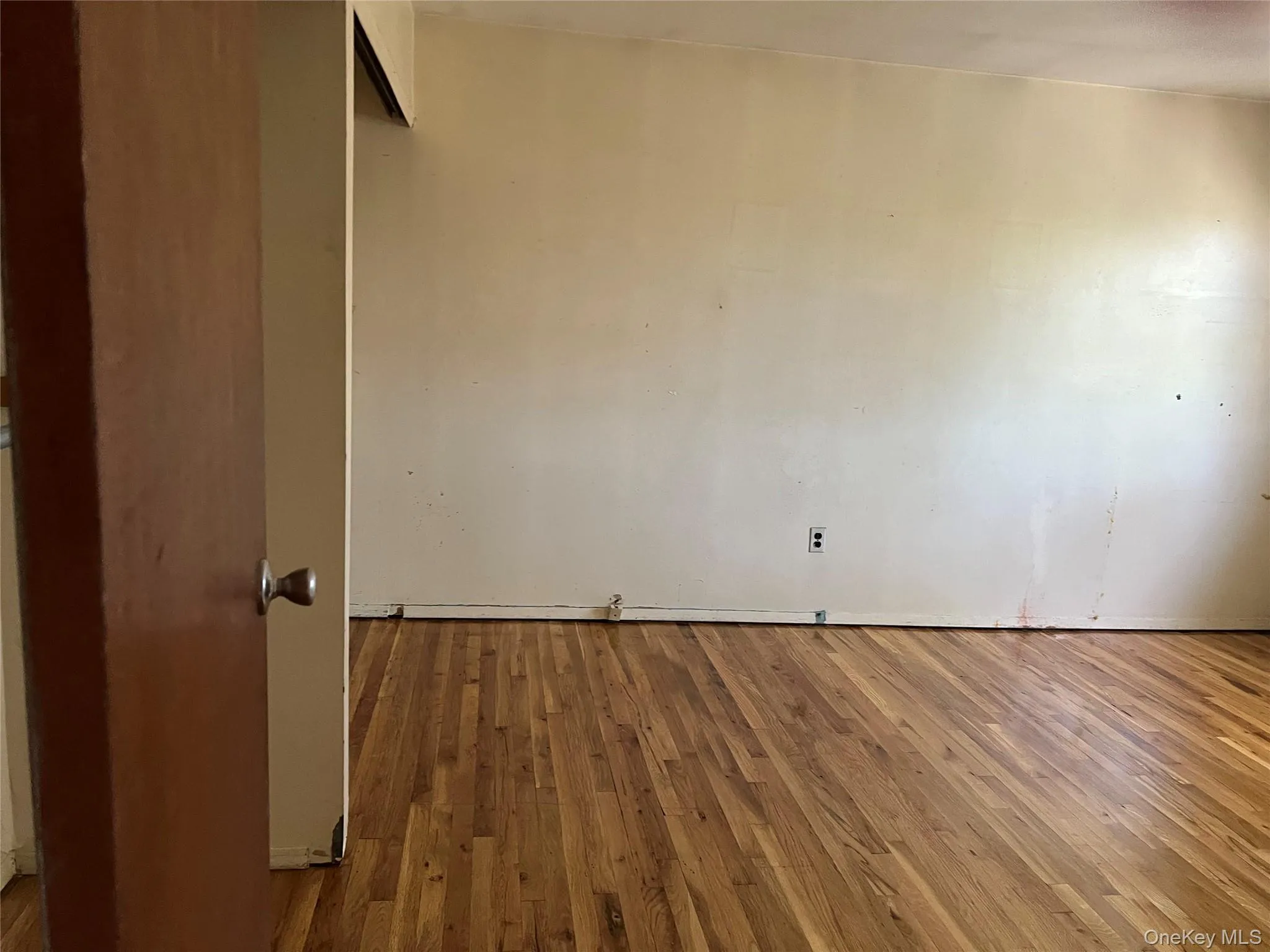 18604 140th Avenue, New York, NY, 3 Bedrooms Bedrooms, 6 Rooms Rooms,1 BathroomBathrooms,Residential,For Rent,140th,0,1035161 18604 140th Avenue, New York, NY, 3 Bedrooms Bedrooms, 6 Rooms Rooms,1 BathroomBathrooms,Residential,For Rent,140th,0,1035161