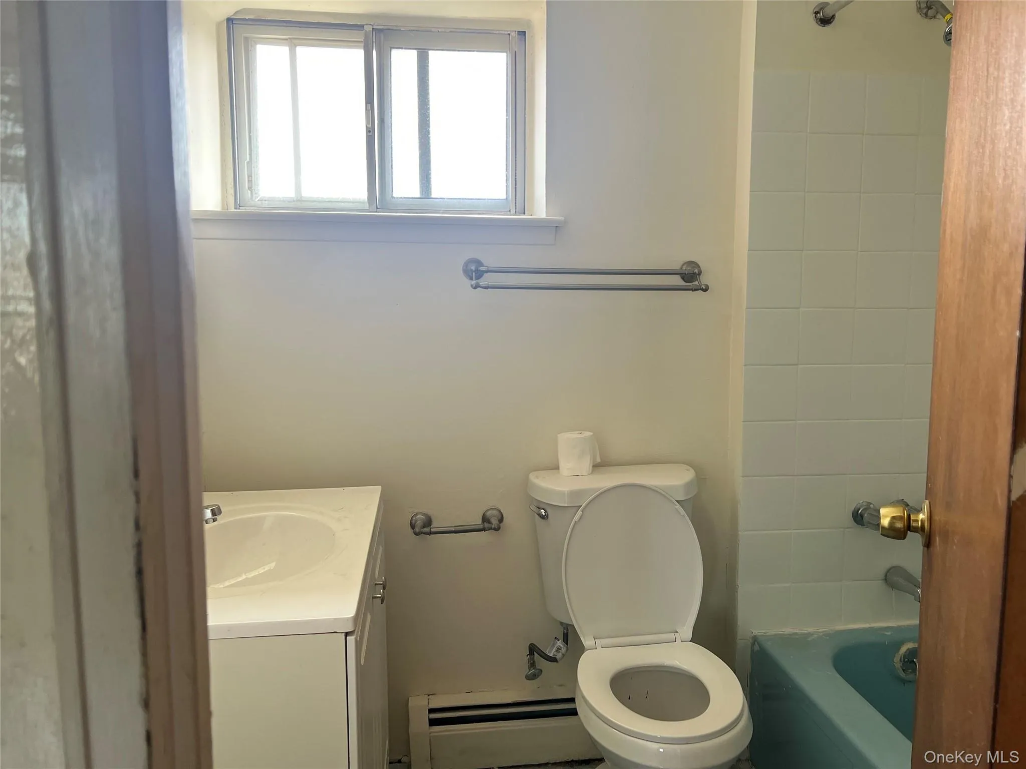 18604 140th Avenue, New York, NY, 3 Bedrooms Bedrooms, 6 Rooms Rooms,1 BathroomBathrooms,Residential,For Rent,140th,0,1035161 18604 140th Avenue, New York, NY, 3 Bedrooms Bedrooms, 6 Rooms Rooms,1 BathroomBathrooms,Residential,For Rent,140th,0,1035161