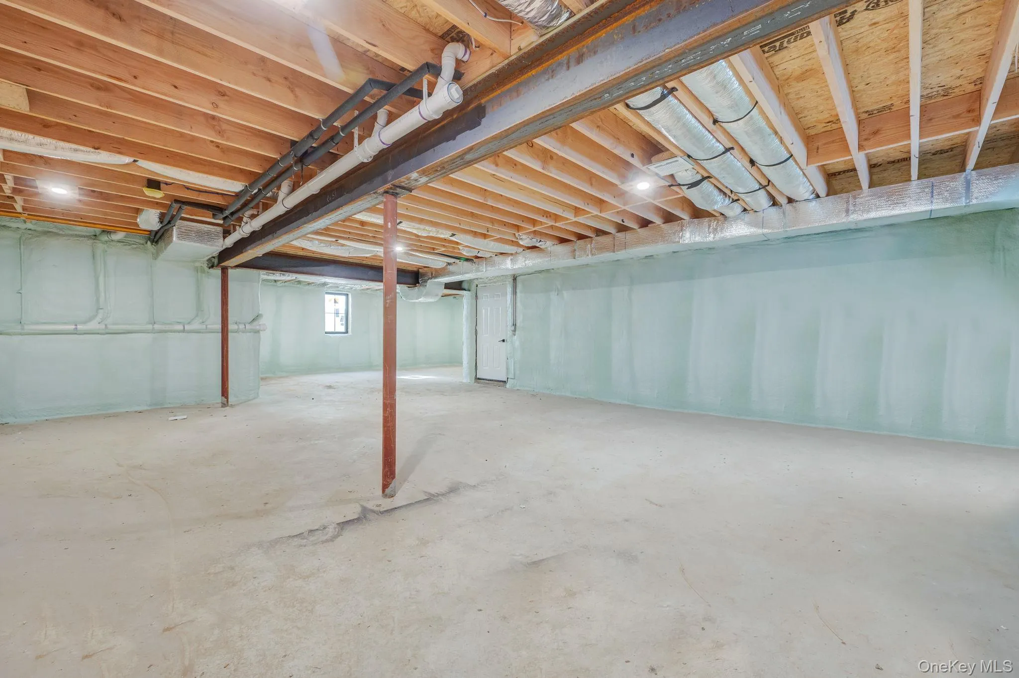 Full basement with high ceilings and outside entrance, offering excellent potential for future finished space or storage. Full basement with high ceilings and outside entrance, offering excellent potential for future finished space or storage.