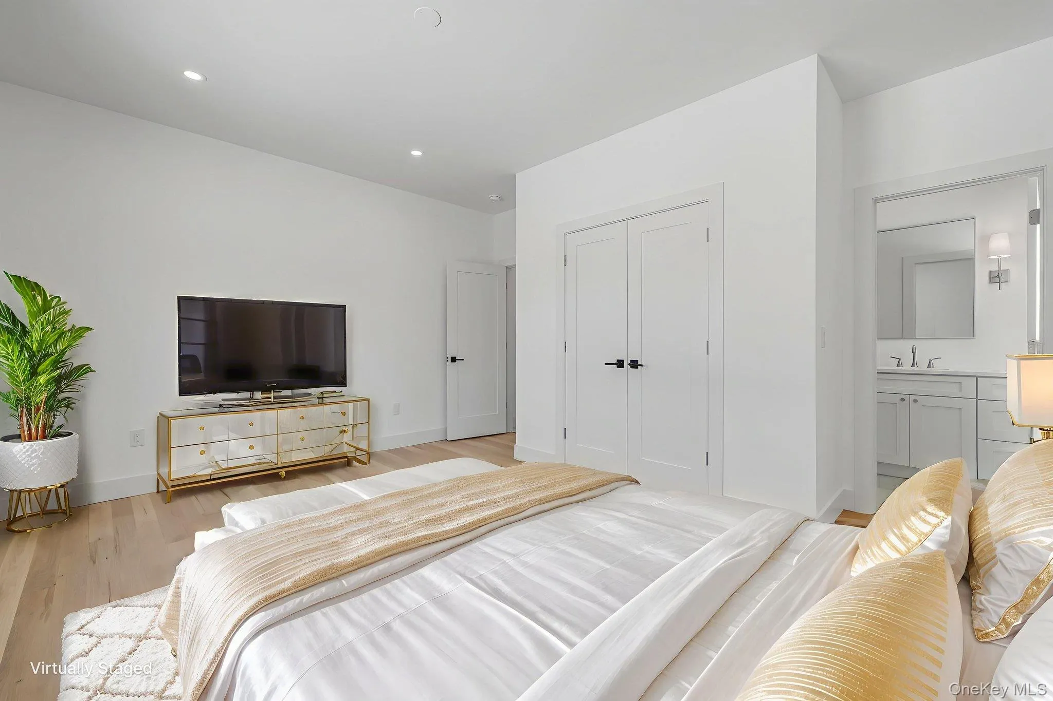 Private first floor junior primary bedroom with a full bath, ideal for guests, or a flexible office setup. Virtually Staged Private first floor junior primary bedroom with a full bath, ideal for guests, or a flexible office setup. Virtually Staged