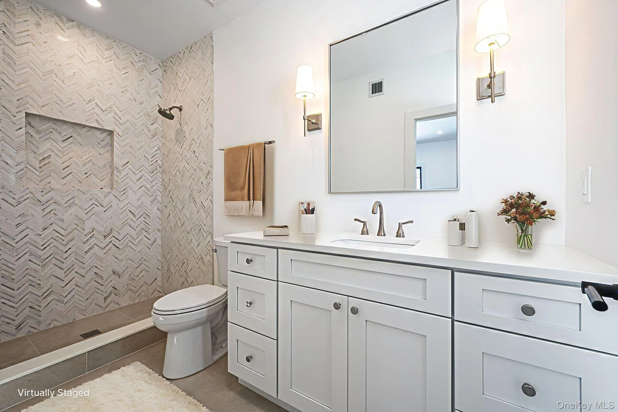 First Floor Junior Primary ensuite. Virtually Staged. First Floor Junior Primary ensuite. Virtually Staged.