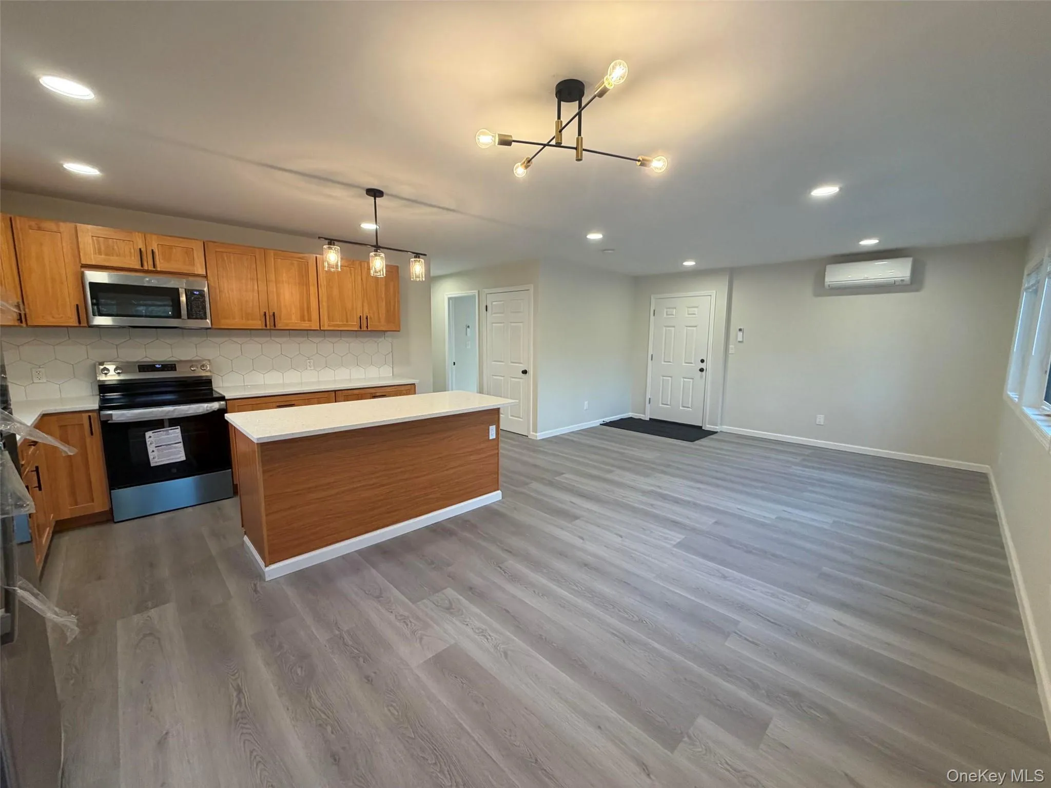 14 Cornwall Lane, North Hempstead, NY, 3 Bedrooms Bedrooms, 6 Rooms Rooms,2 BathroomsBathrooms,Residential Lease,For Rent,Cornwall,0,1035168 14 Cornwall Lane, North Hempstead, NY, 3 Bedrooms Bedrooms, 6 Rooms Rooms,2 BathroomsBathrooms,Residential Lease,For Rent,Cornwall,0,1035168