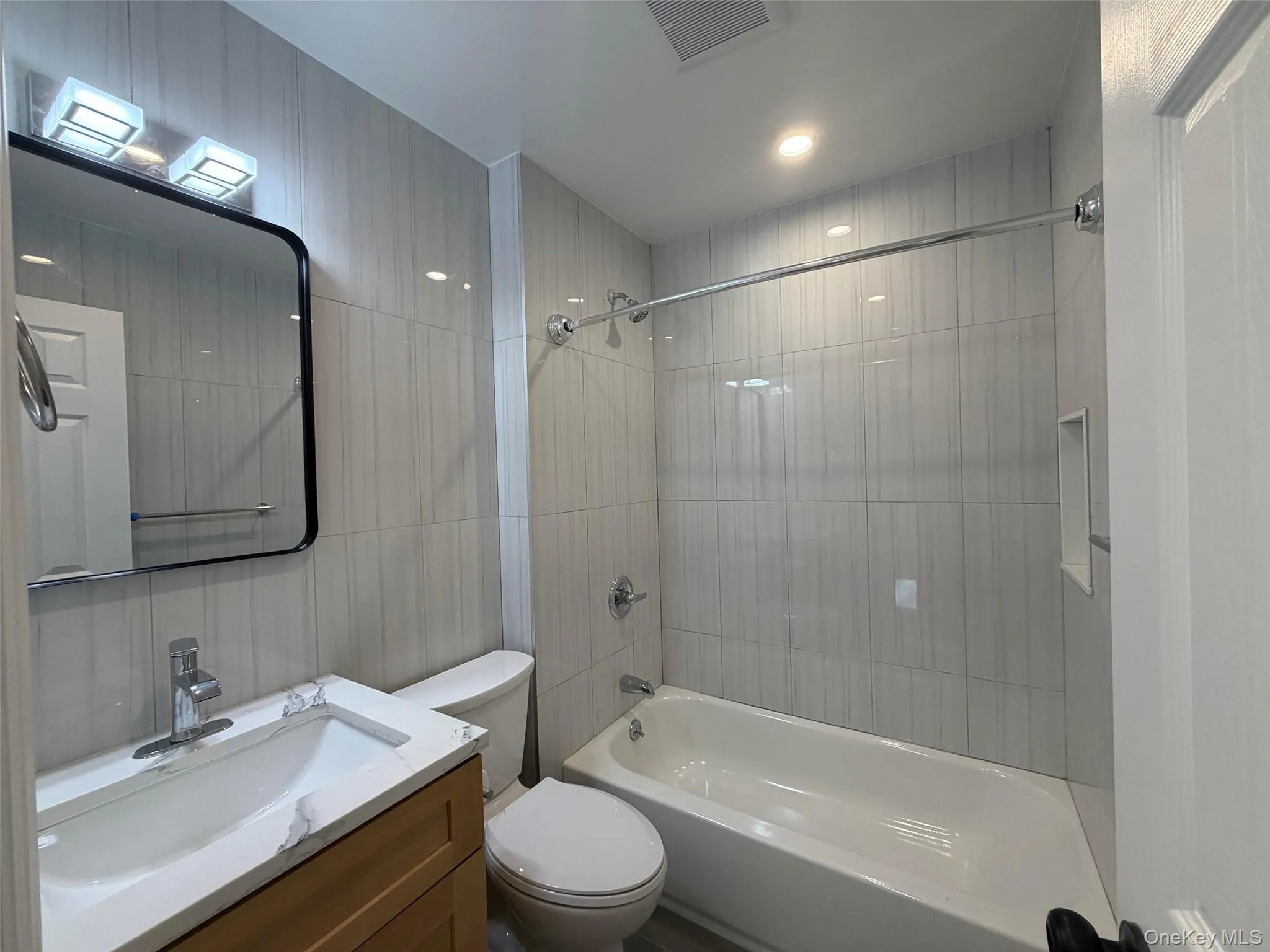 14 Cornwall Lane, North Hempstead, NY, 3 Bedrooms Bedrooms, 6 Rooms Rooms,2 BathroomsBathrooms,Residential Lease,For Rent,Cornwall,0,1035168 14 Cornwall Lane, North Hempstead, NY, 3 Bedrooms Bedrooms, 6 Rooms Rooms,2 BathroomsBathrooms,Residential Lease,For Rent,Cornwall,0,1035168